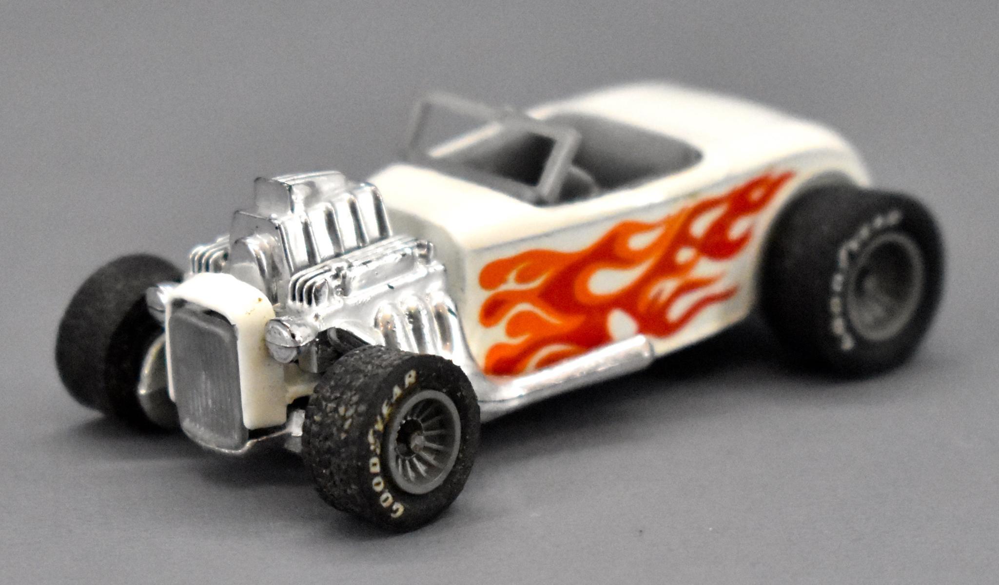 Hot Wheels Real Riders '36 Ford Street rodder with flames | Toys