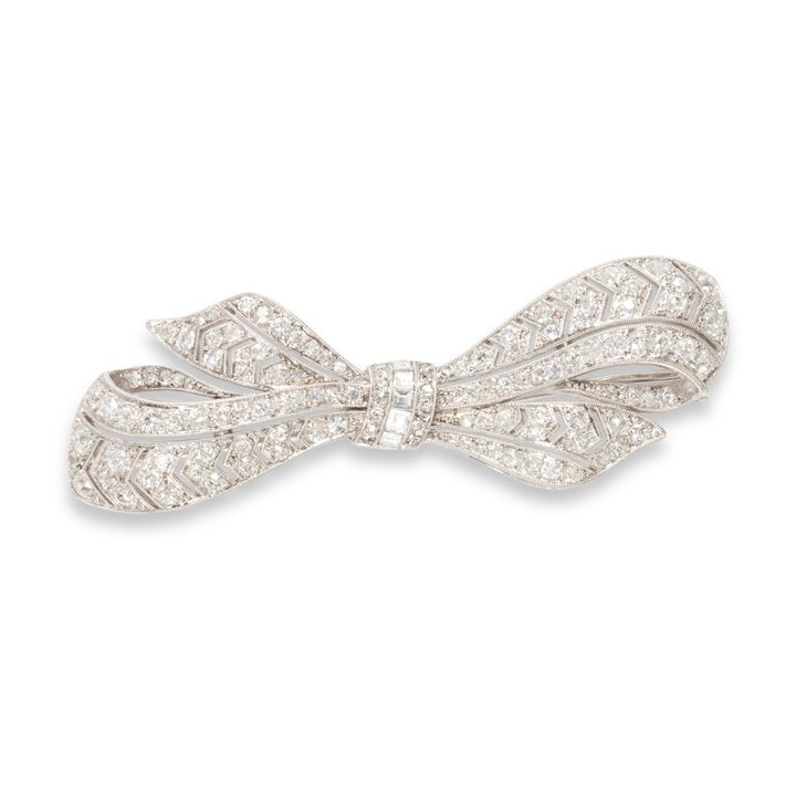 An Edwardian diamond and platinum brooch
