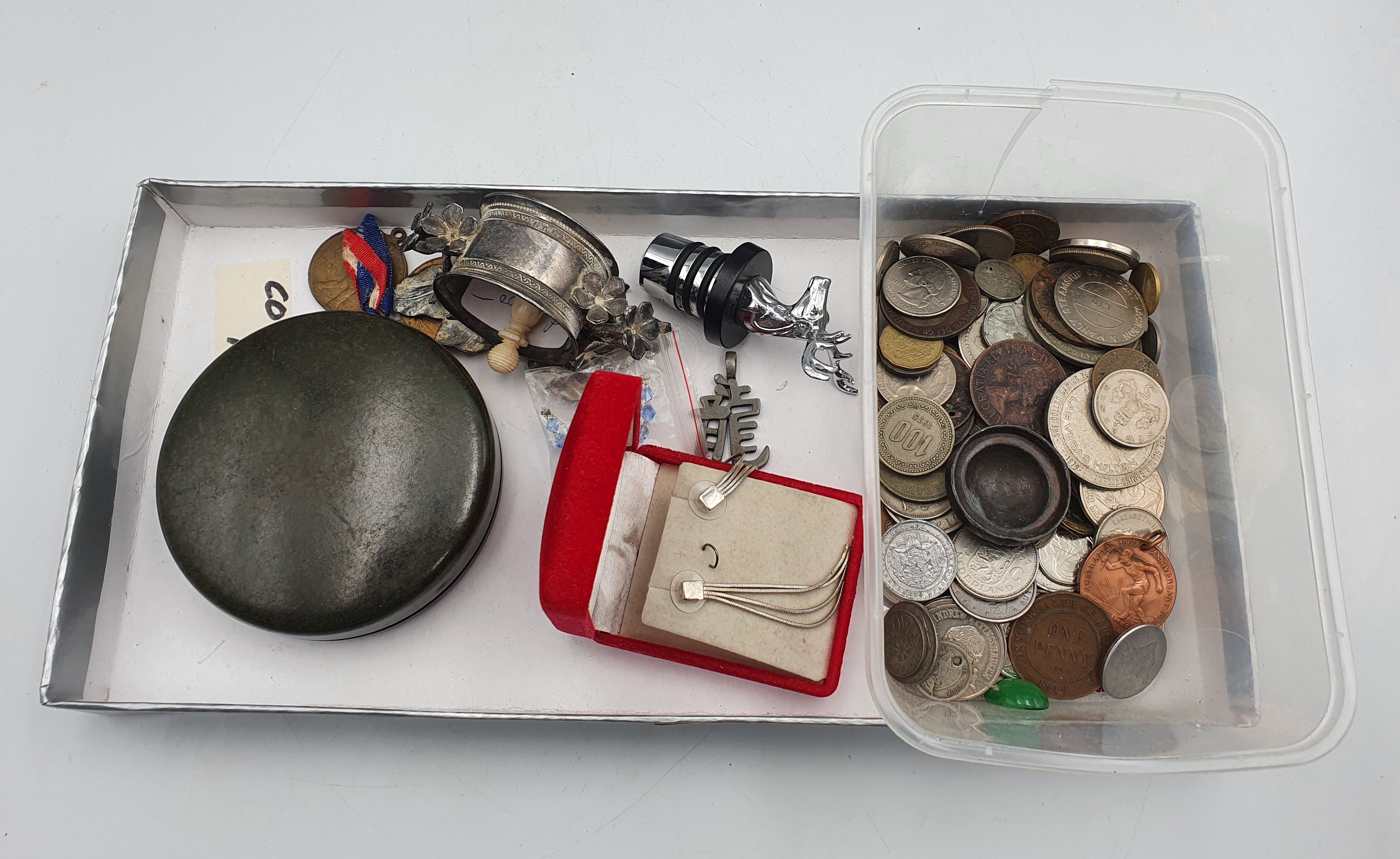 A GROUP OF VARIOUS ITEMS