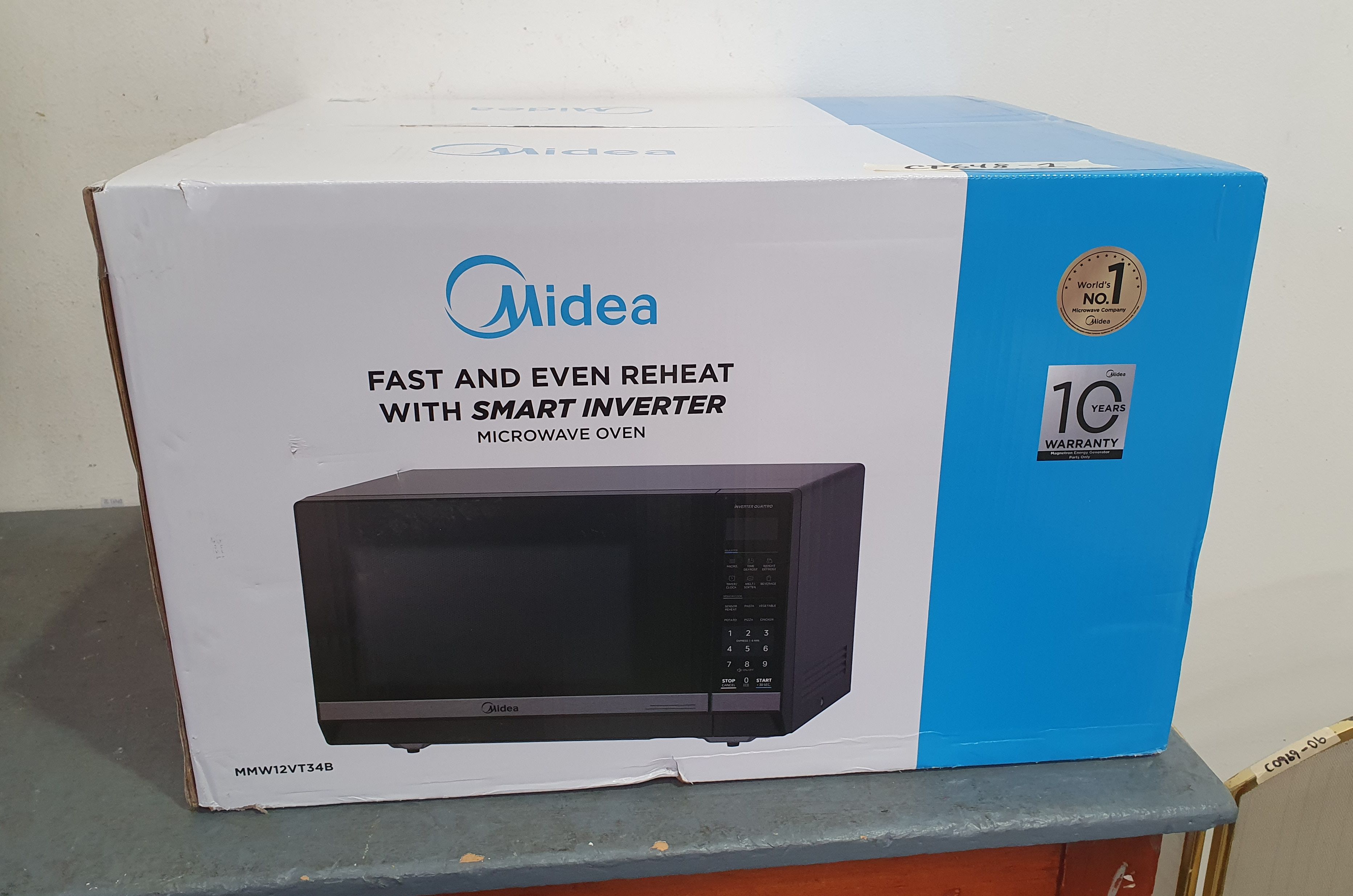 1179 · A MIDEA MICROWAVE OVEN