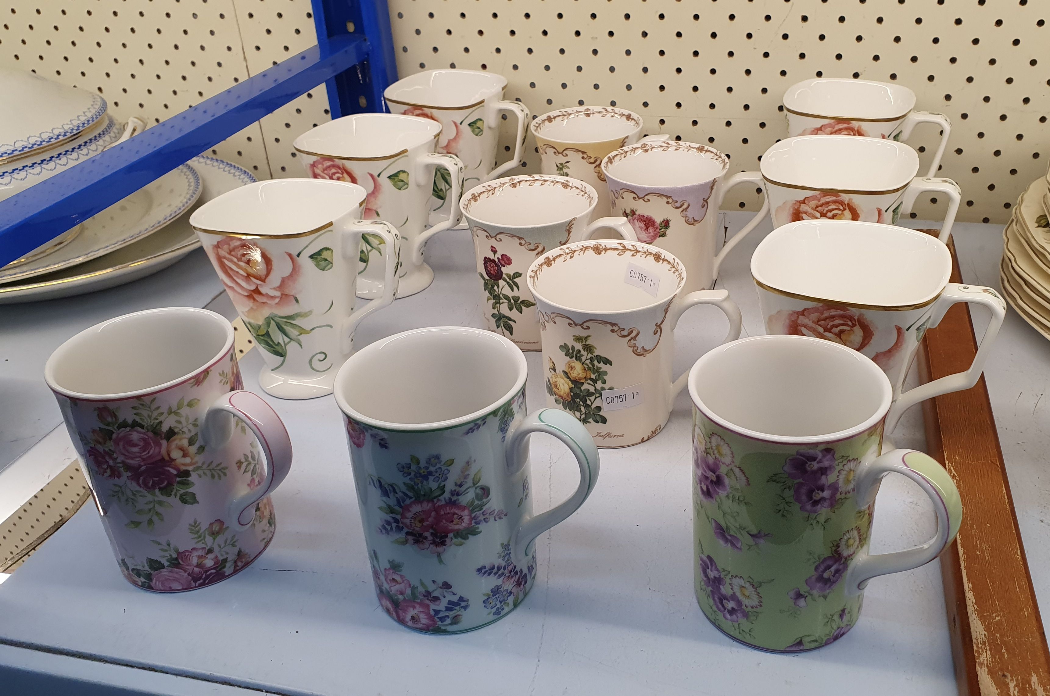 9 · 13 VARIOUS COFFEE CUPS