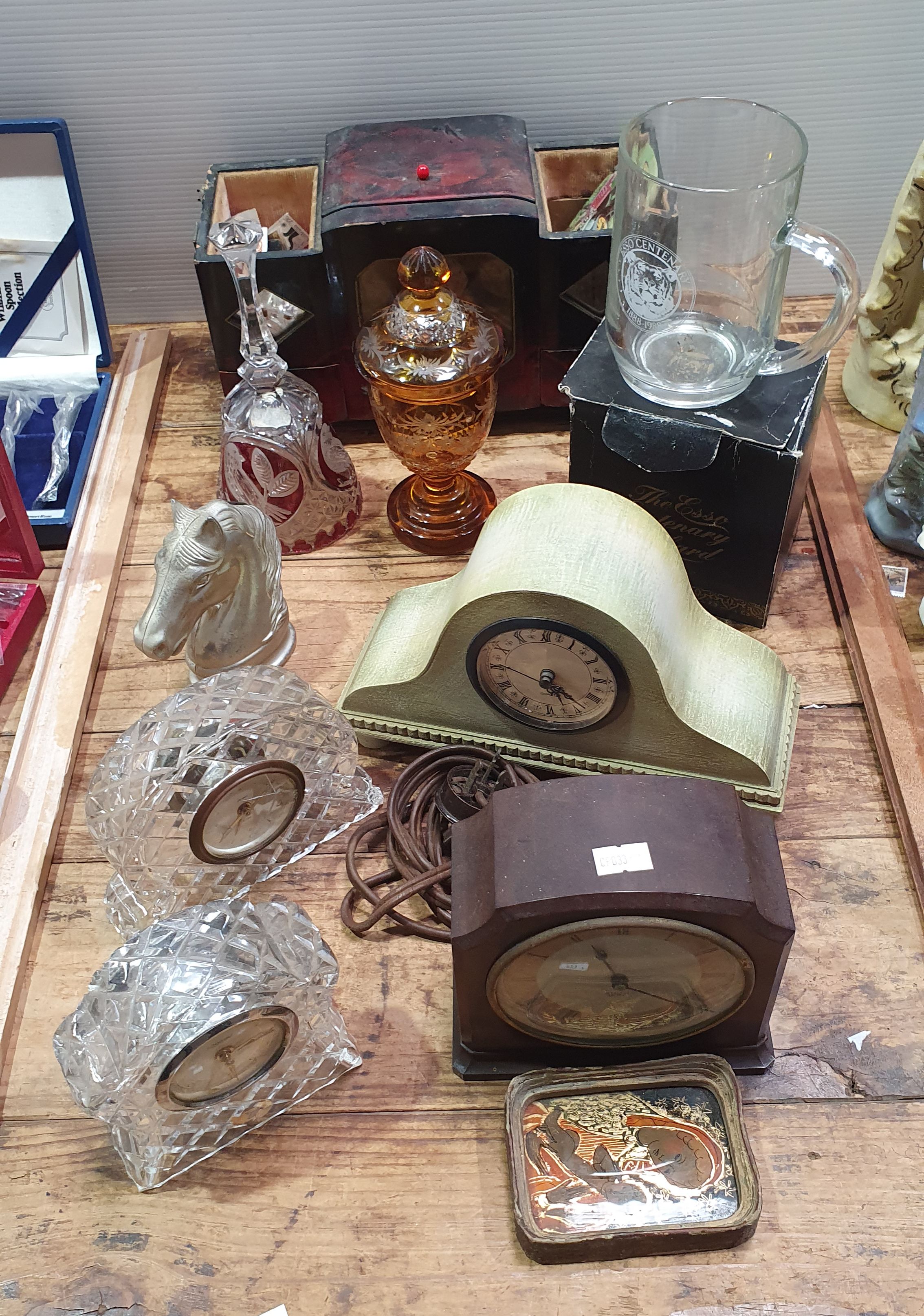 A GROUP OF VARIOUS ITEMS