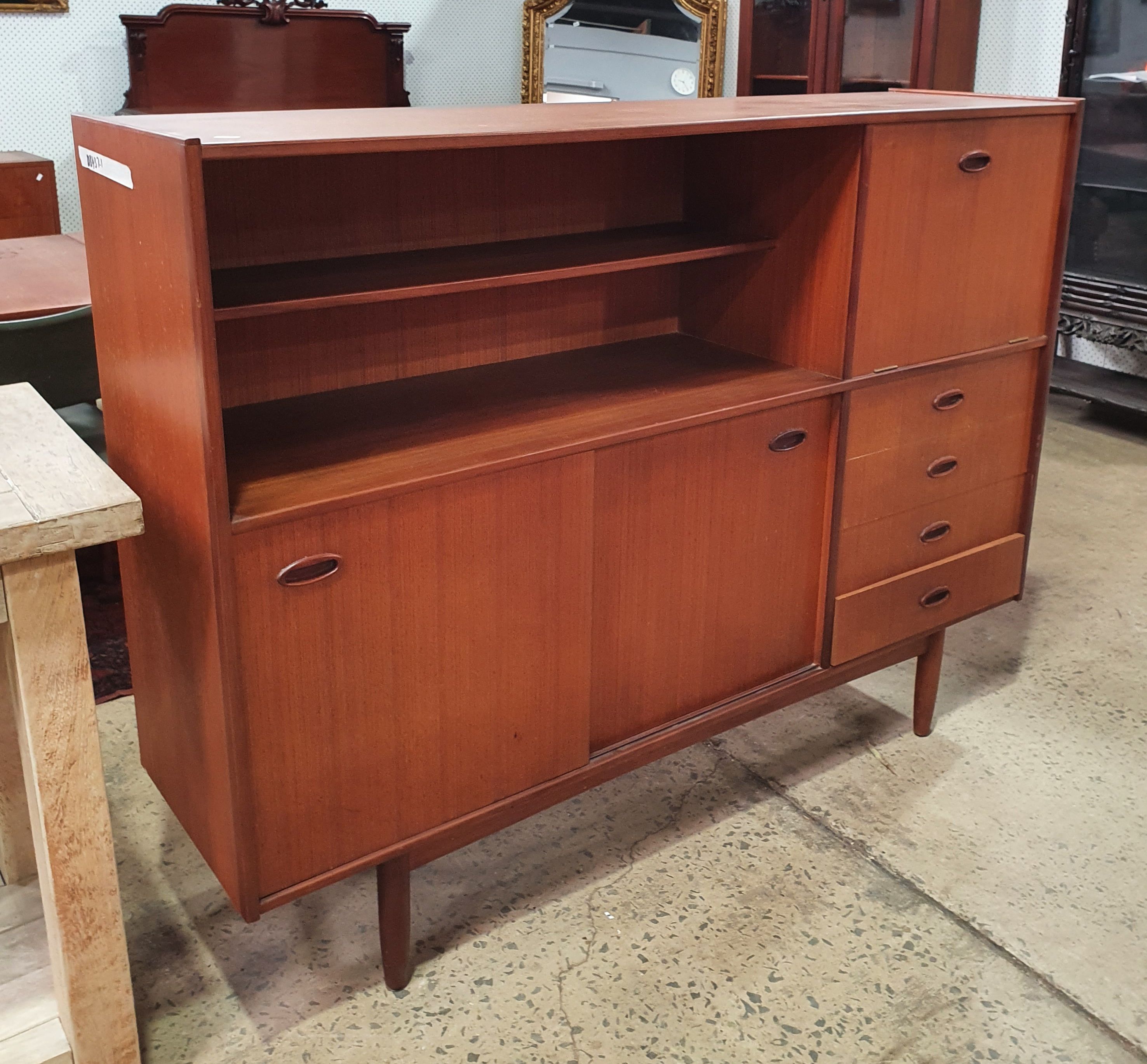 A Mid-Century Teak Buffet/Drinks Cabinet Sideboard