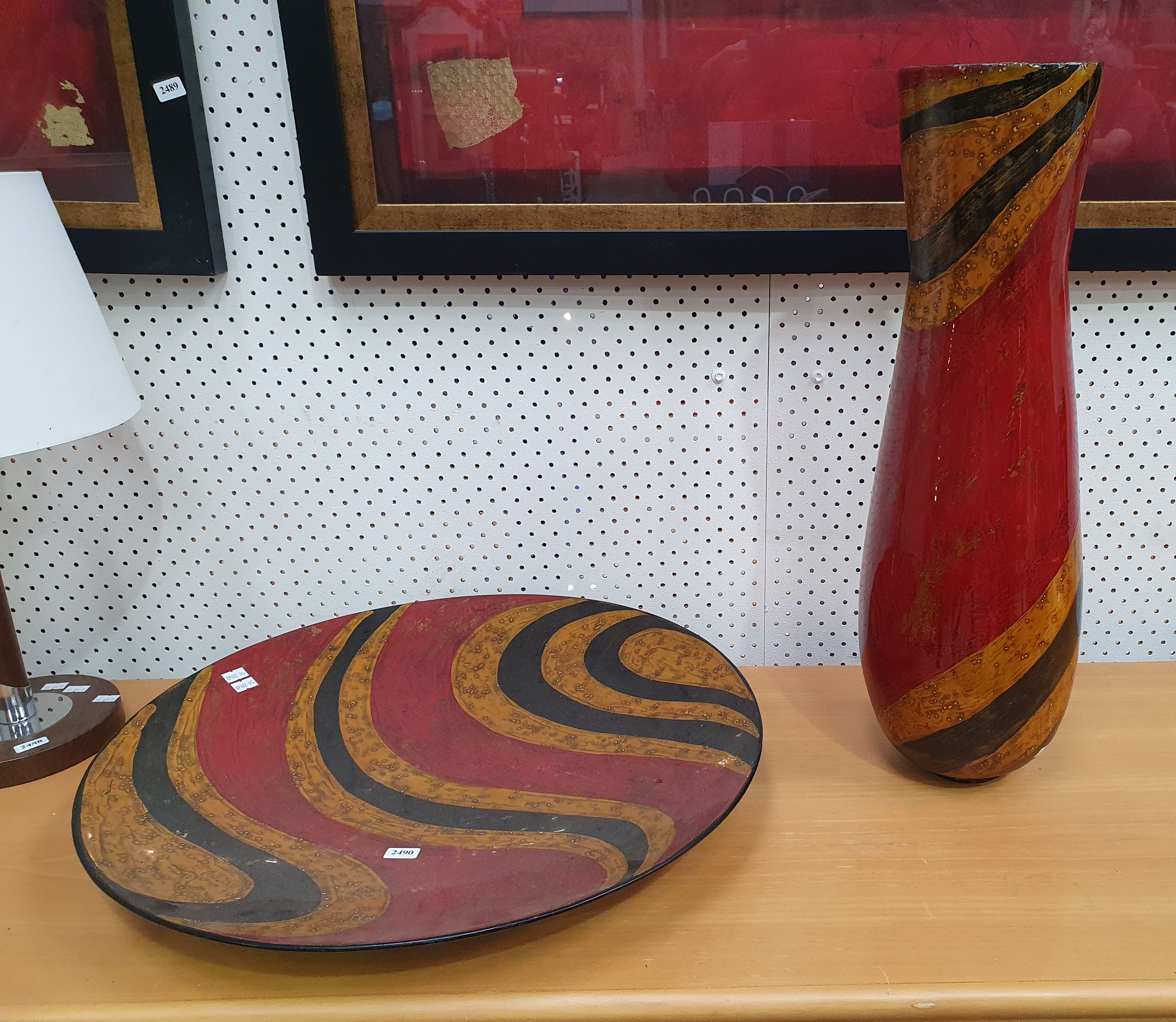A LARGE LACQUERED WOOD VASE