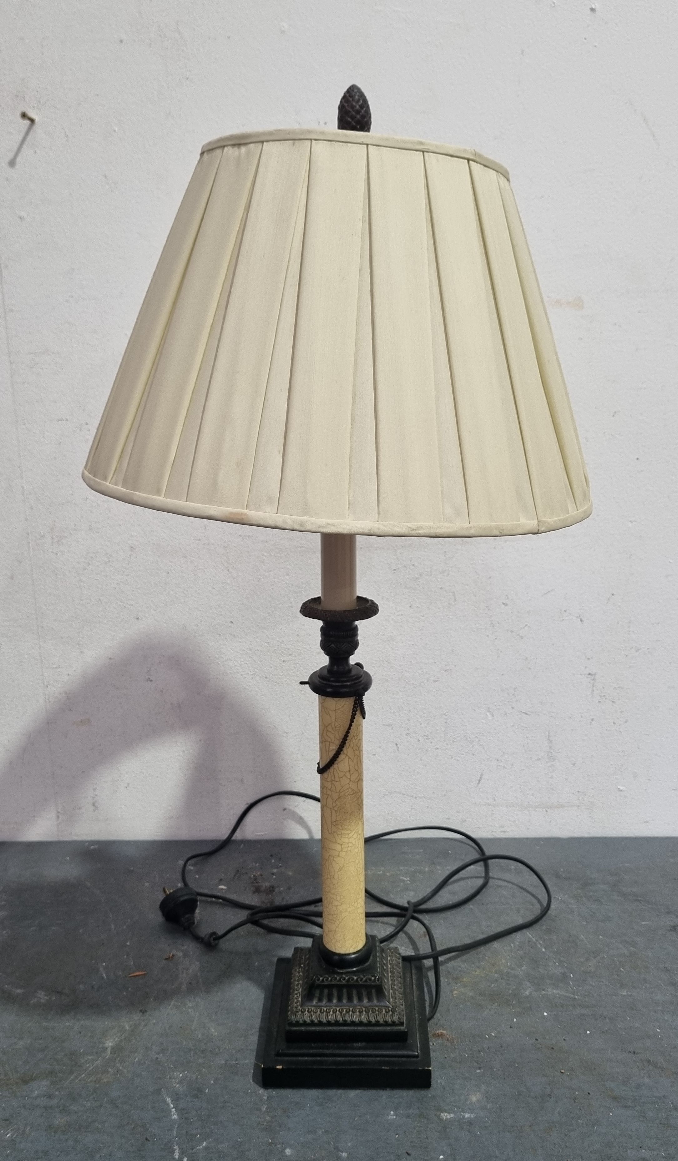 1272 · A TABLE LAMP