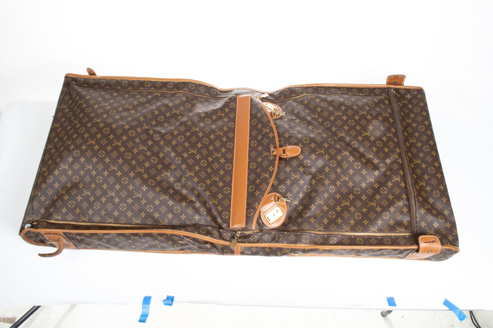 Lot - 1970's Vintage Louis Vuitton Garment Bag