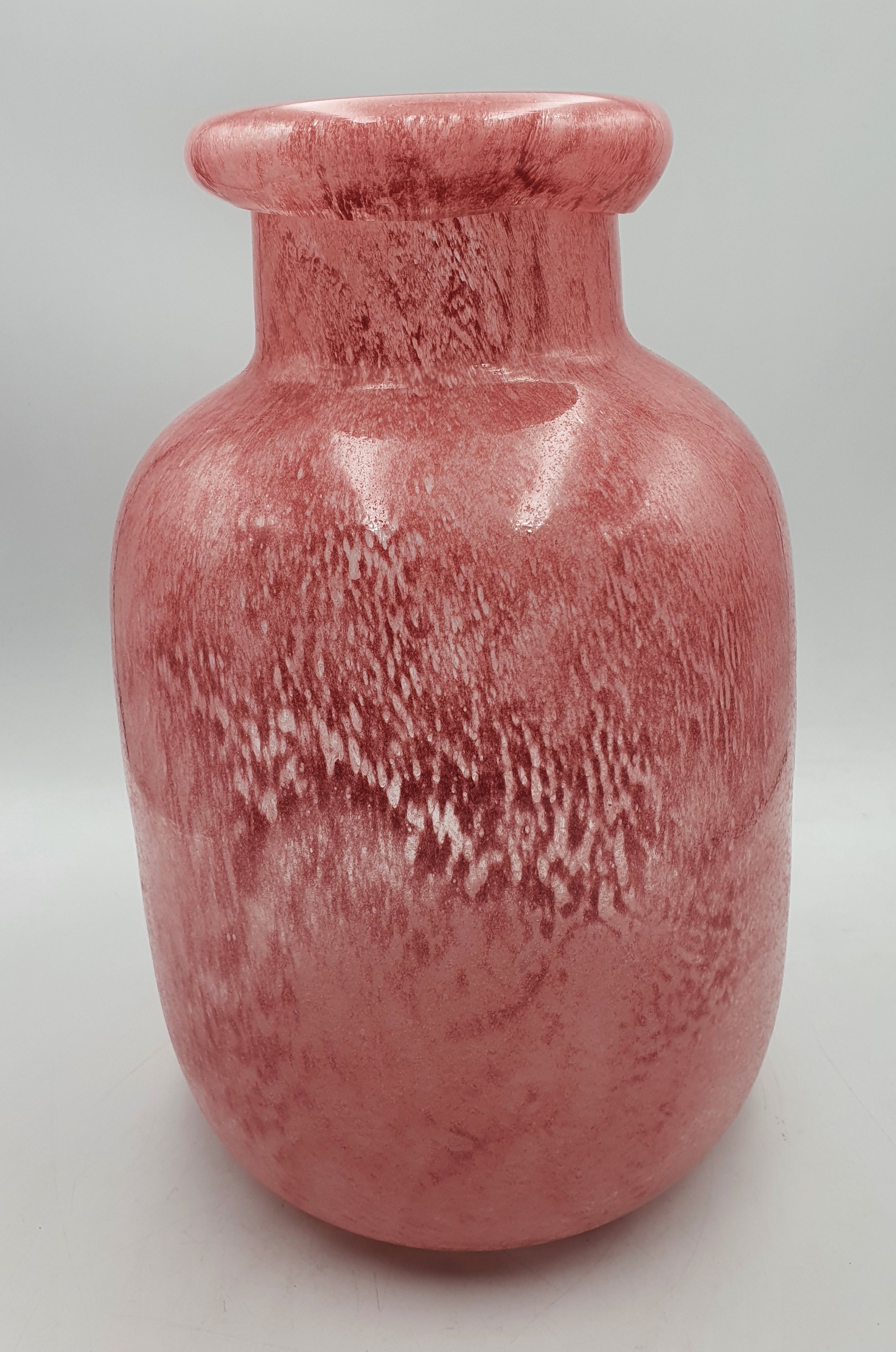 202 · A PINK LARGE ART GLASS VASE IN SOFT PINK TONES