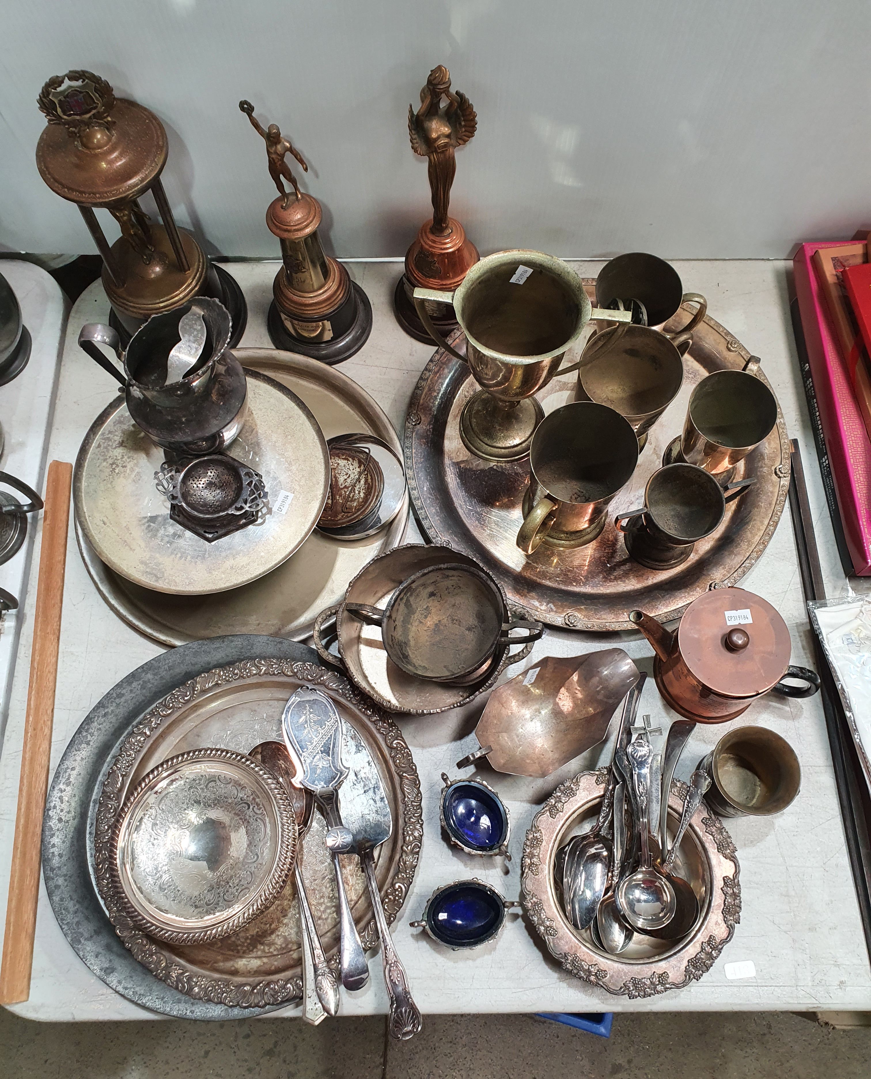 418 · A GROUP OF VARIOUS ITEMS