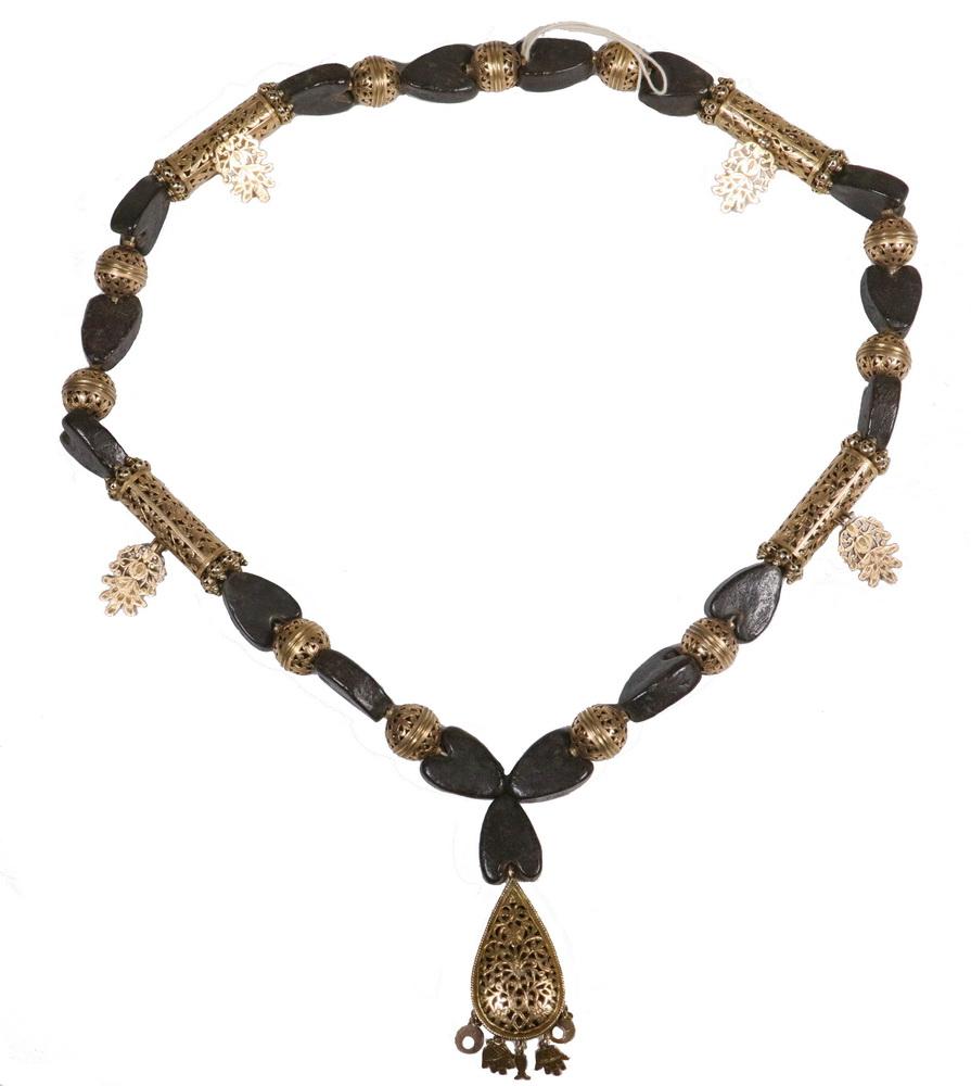 NORTH AFRICAN SKHAB NECKLACE | Thomaston Place Auction Galleries