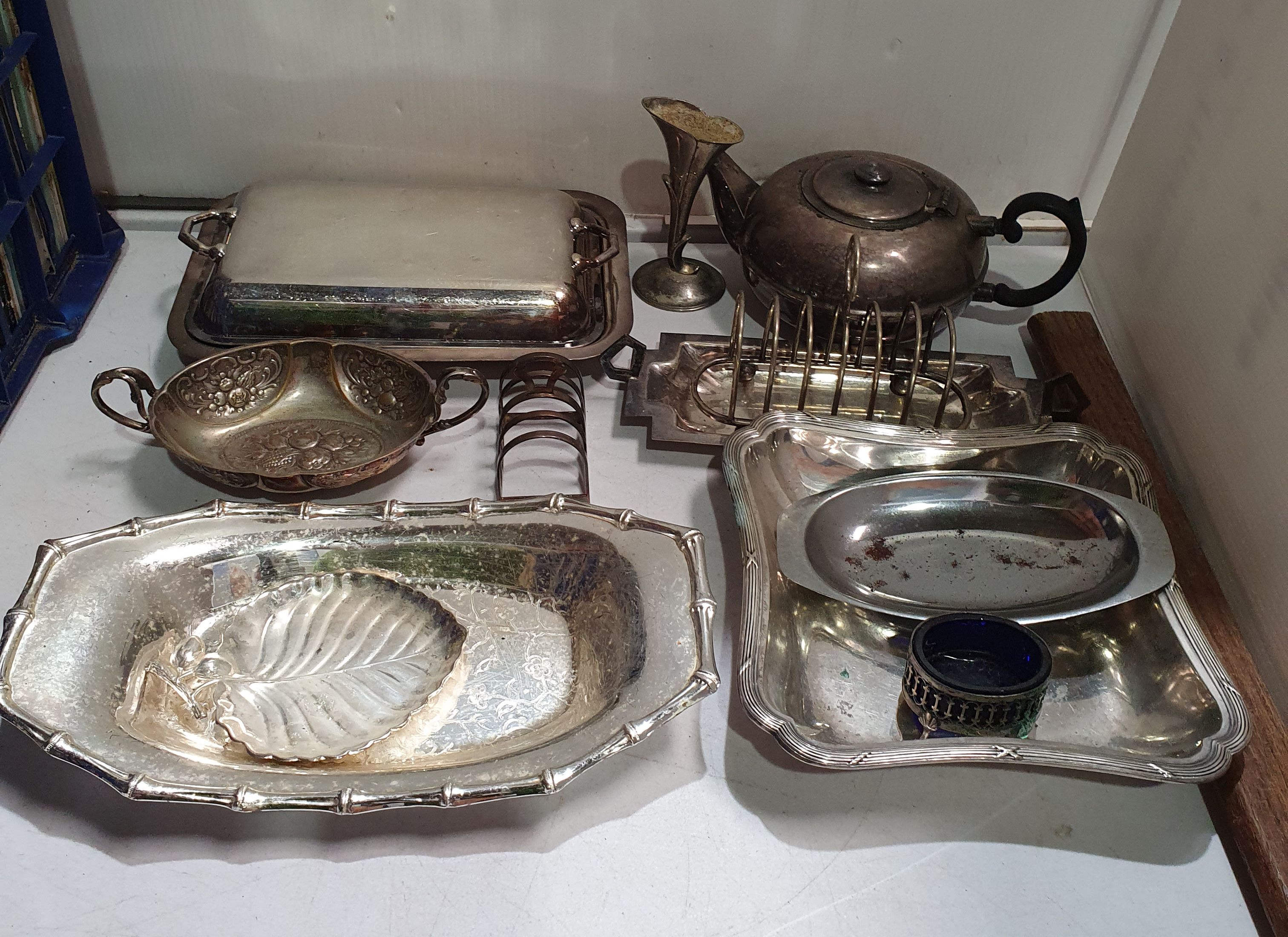 A GROUP OF SILVERPLATED ITEMS