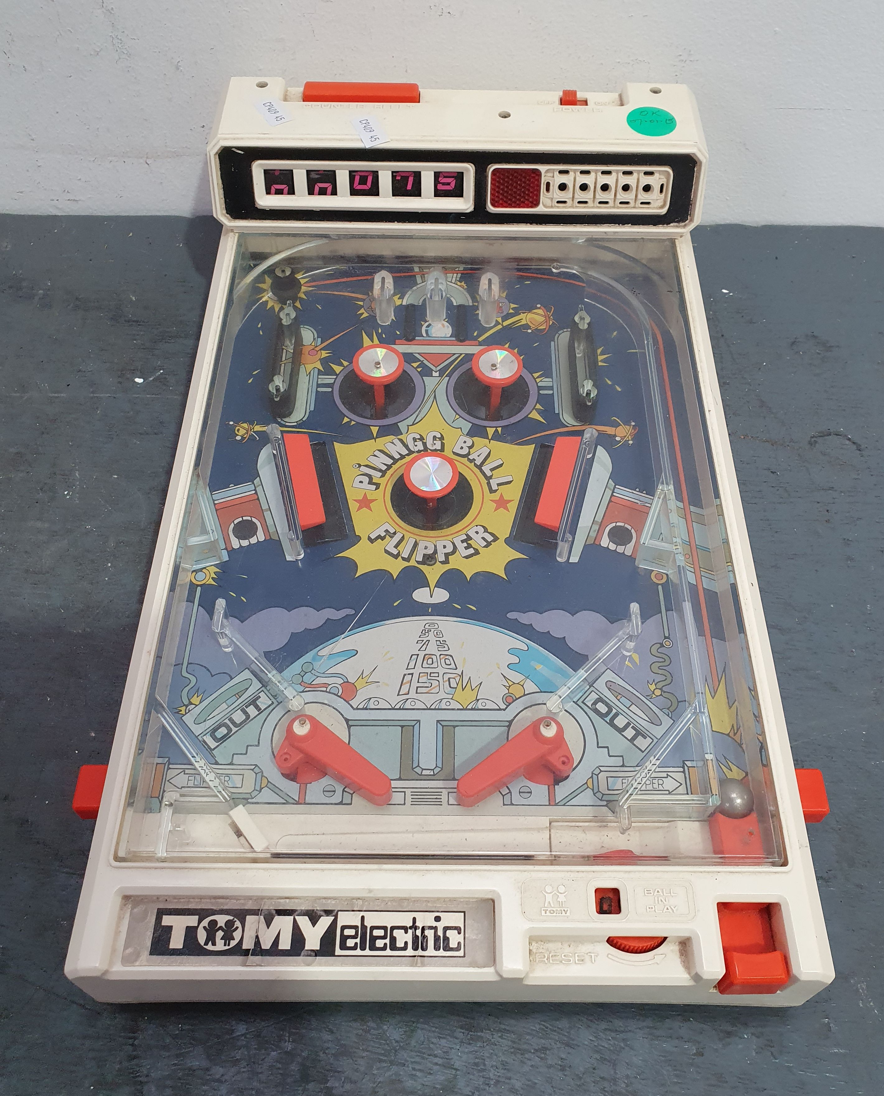 1275 · A VINTAGE TOMY ELECTRIC PINBALL MACHINE