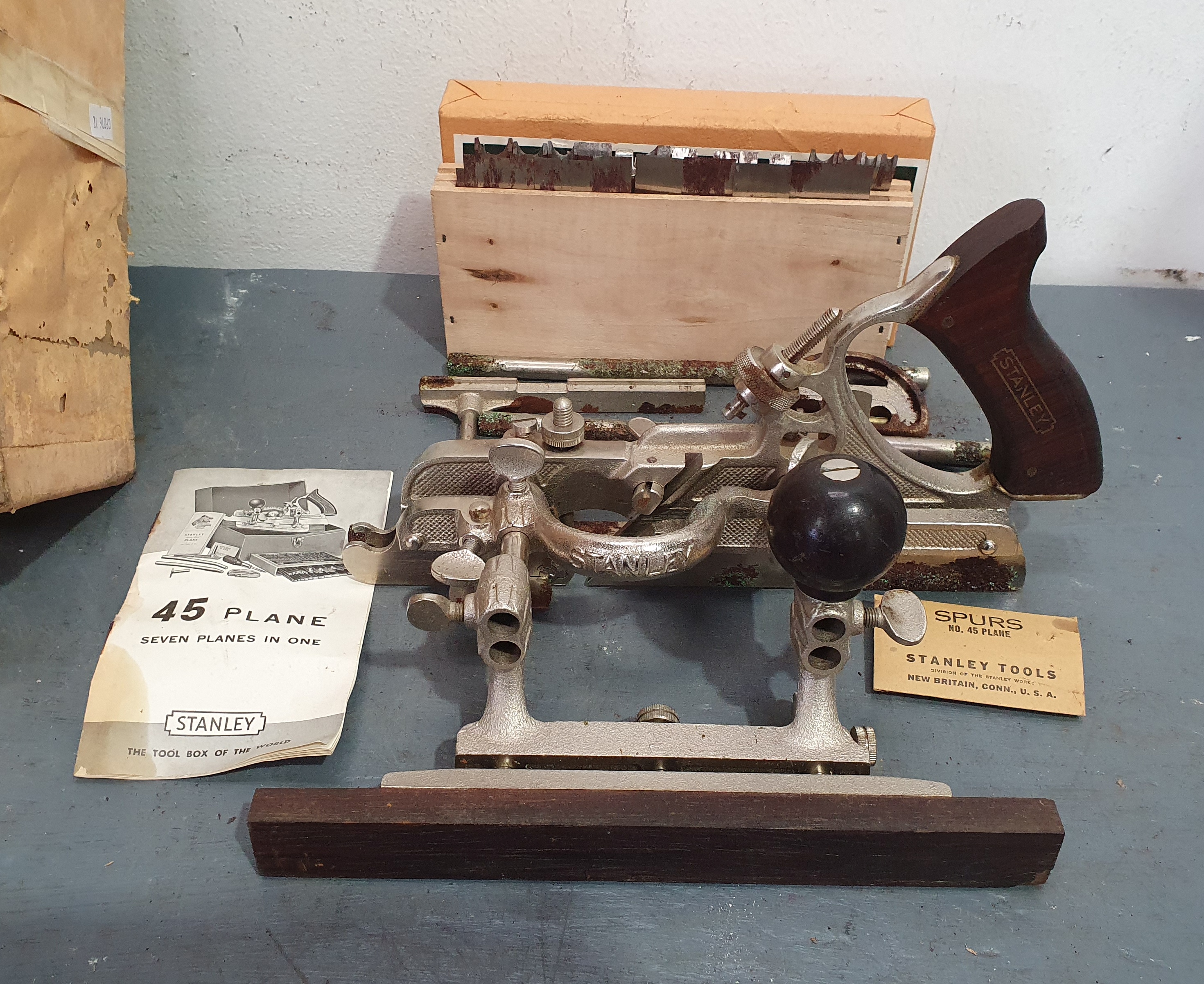 A STANLEY NO4 COMBINATION PLANE