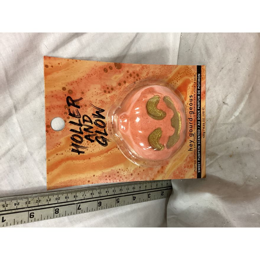 Holler & Glow "Hey Gourd-Geous" Pumpkin Shaped Bath Fizzer (Sweet Pumpkin Scented)