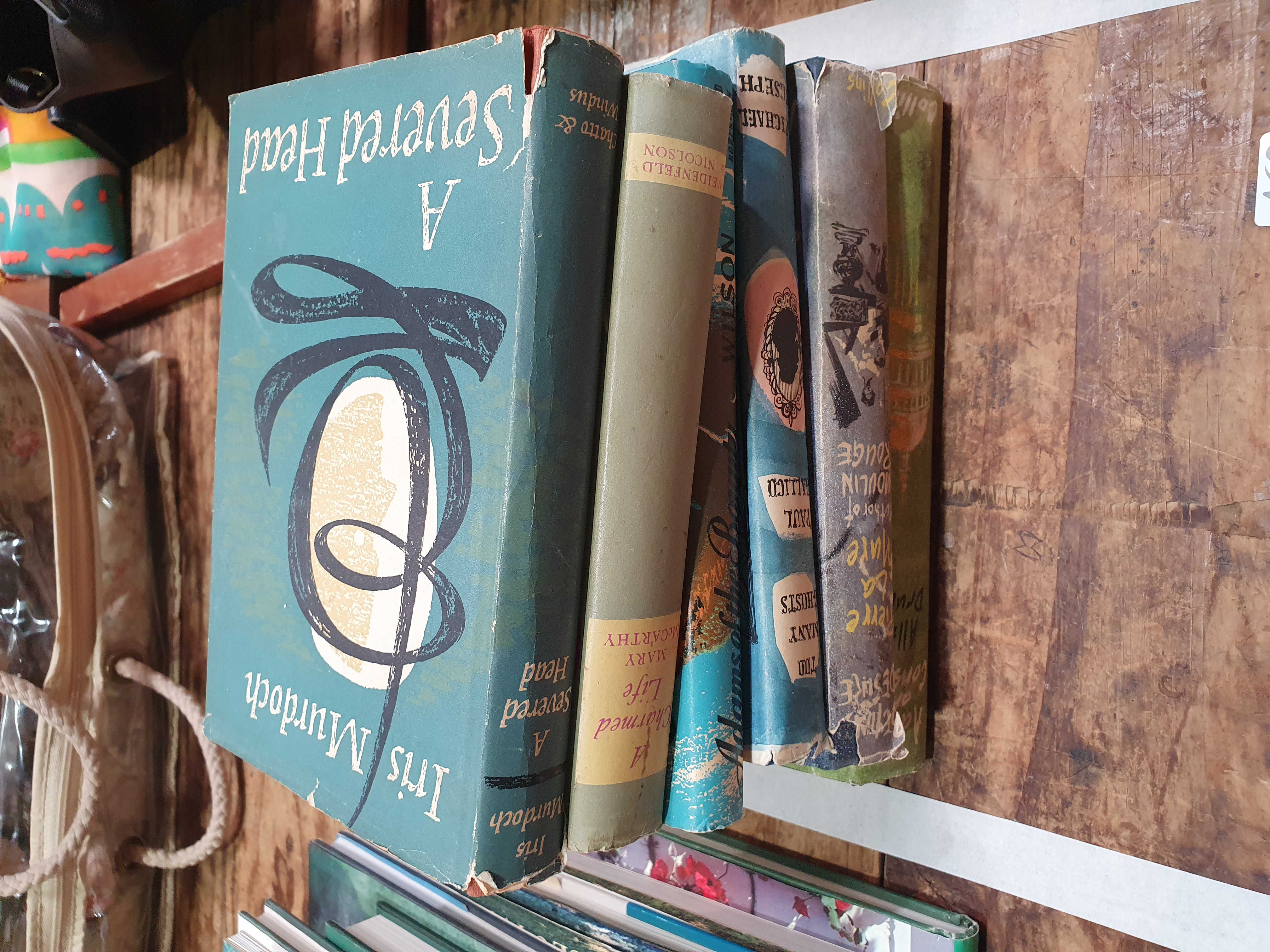 462 · A GROUP OF VARIOUS HARDCOVER BOOKS