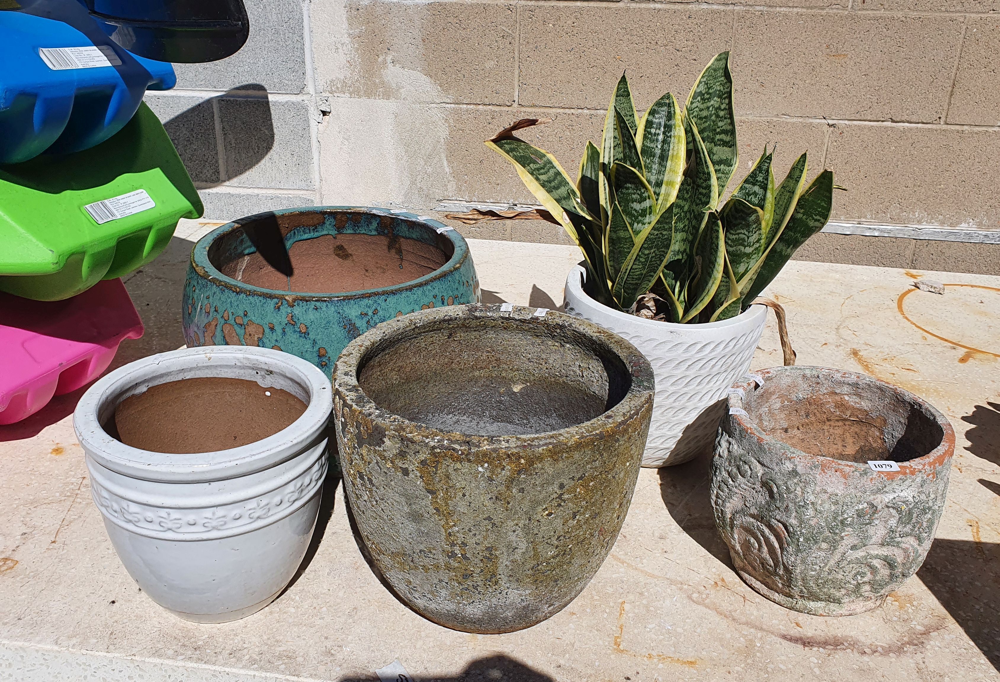 1079 · A GROUP OF POTS