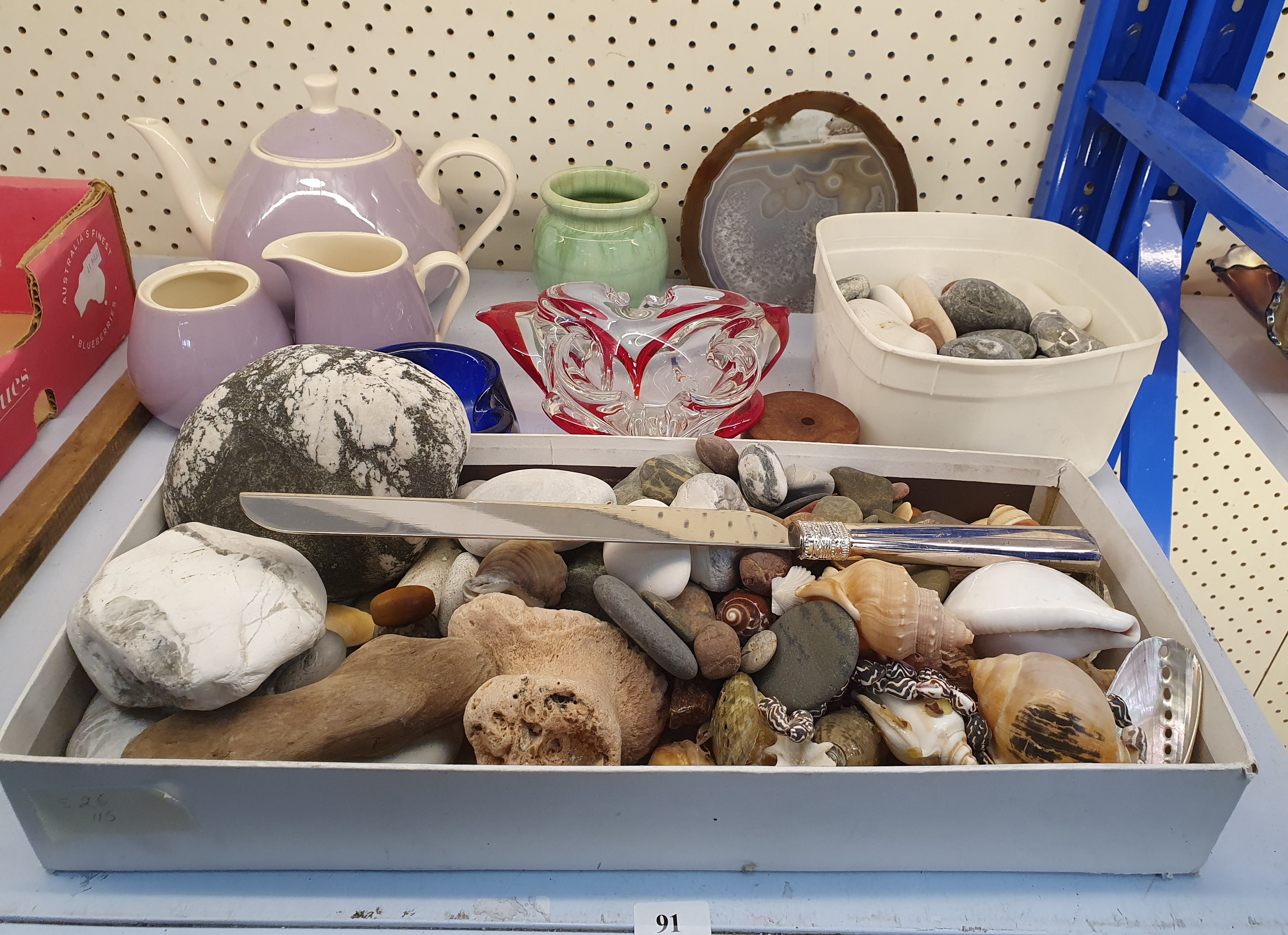 91 · A GROUP OF VARIOUS ITEMS
