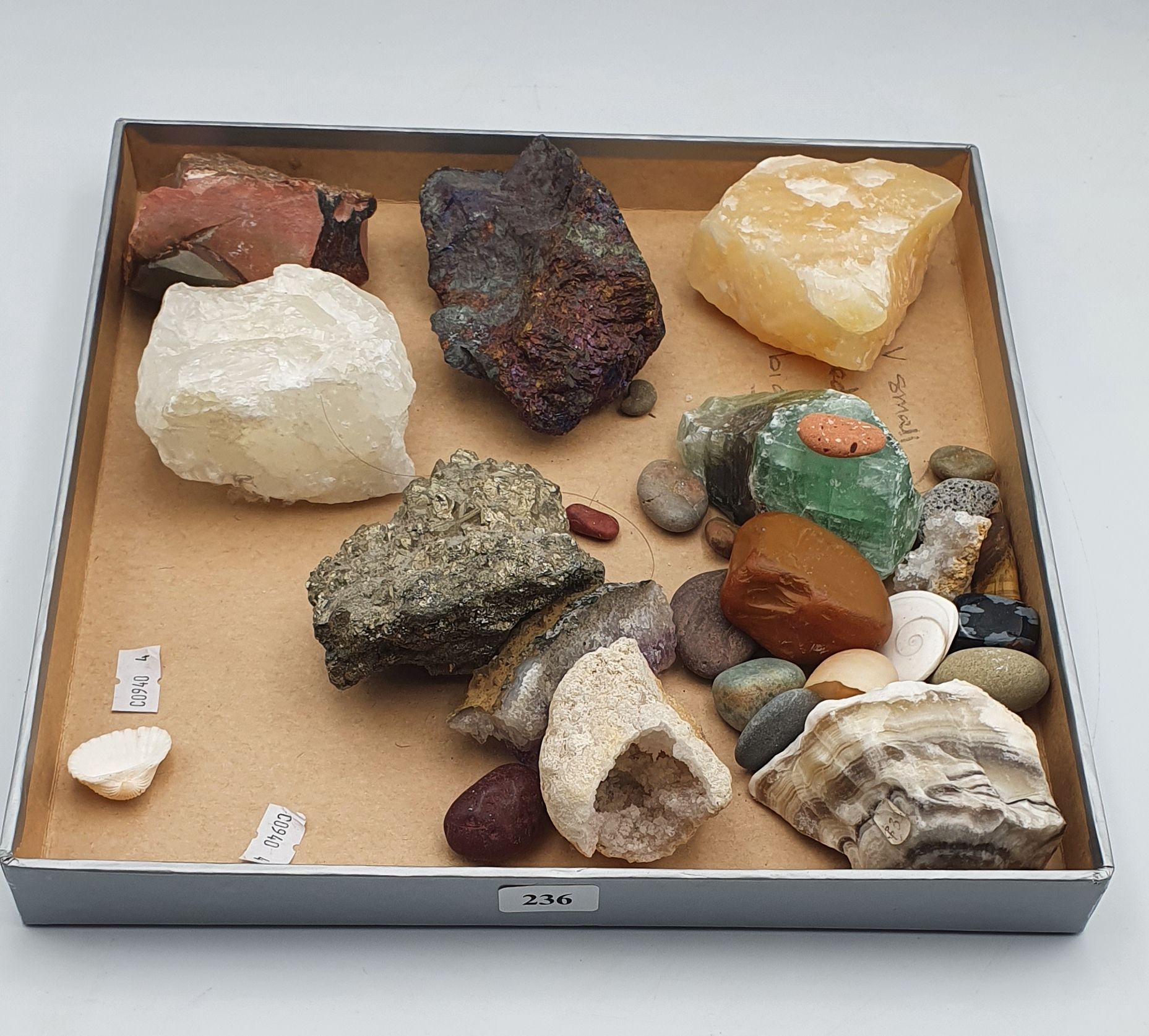 236 · A QUANTITY OF VARIOUS GEMSTONES
