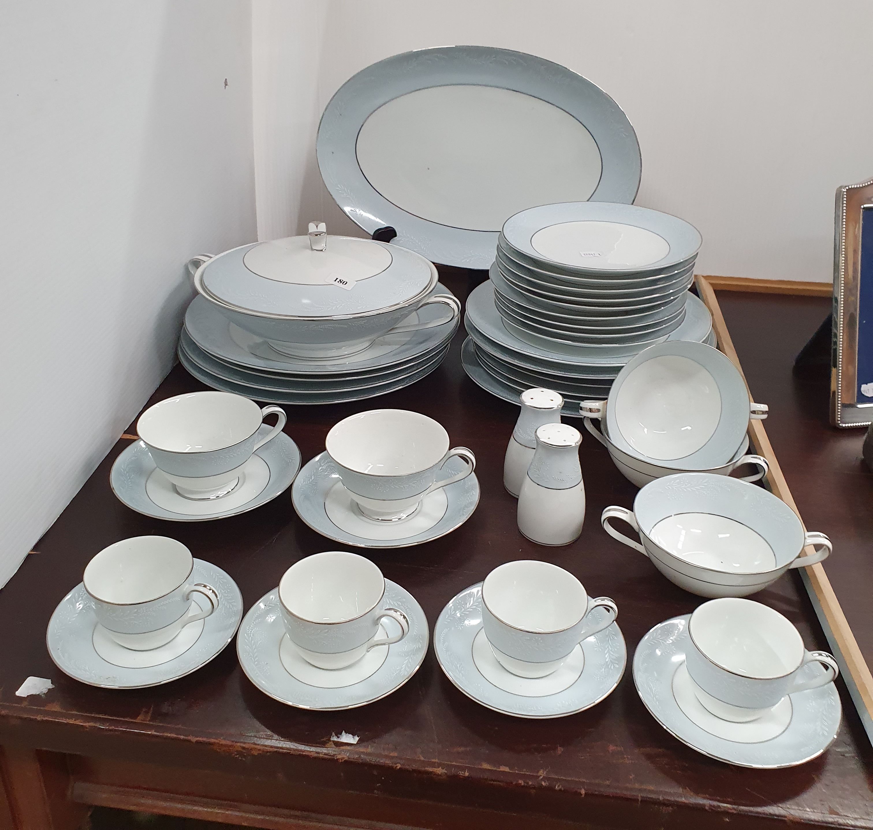 180 · A NORITAKE PART DINNER SET