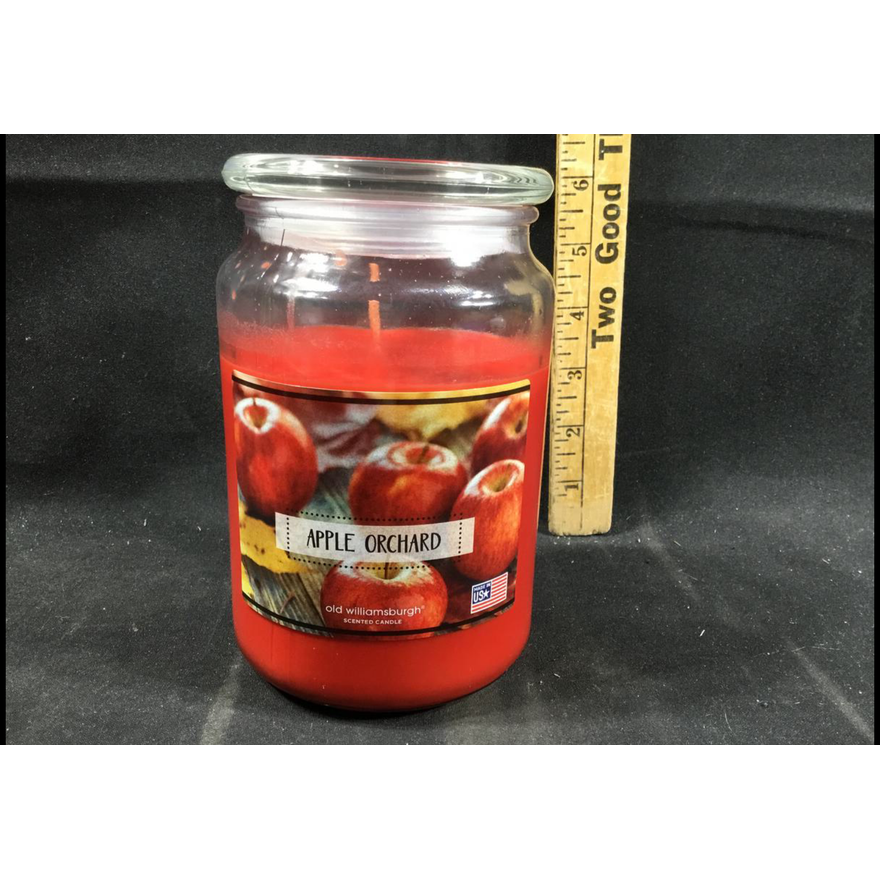 Old Williamsburgh Scented Candle 18oz - Apple Orchard
