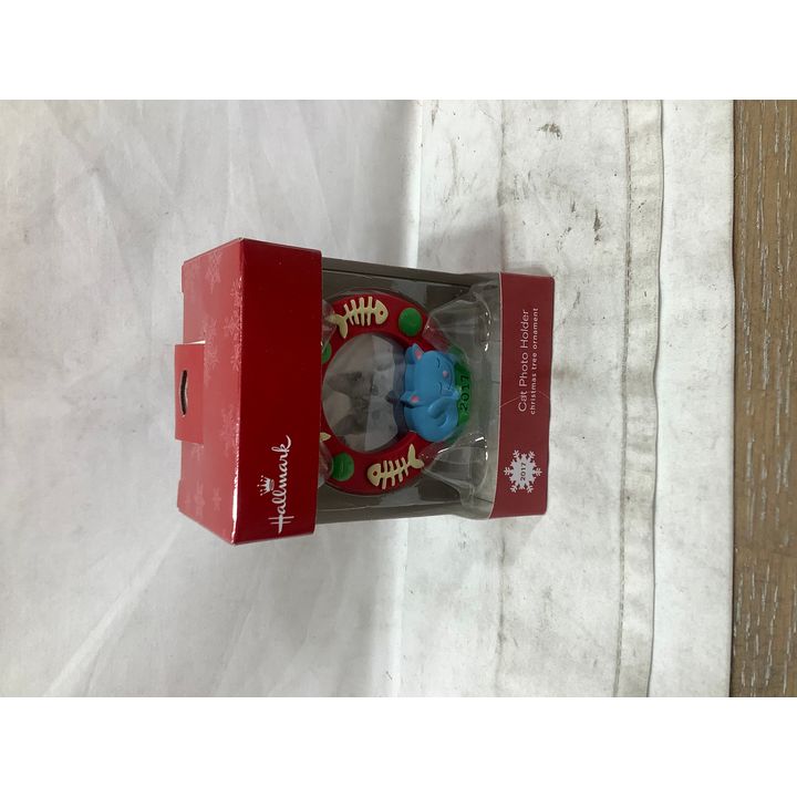 Hallmark 2017 Cat Photo Holder Christmas Tree Ornament