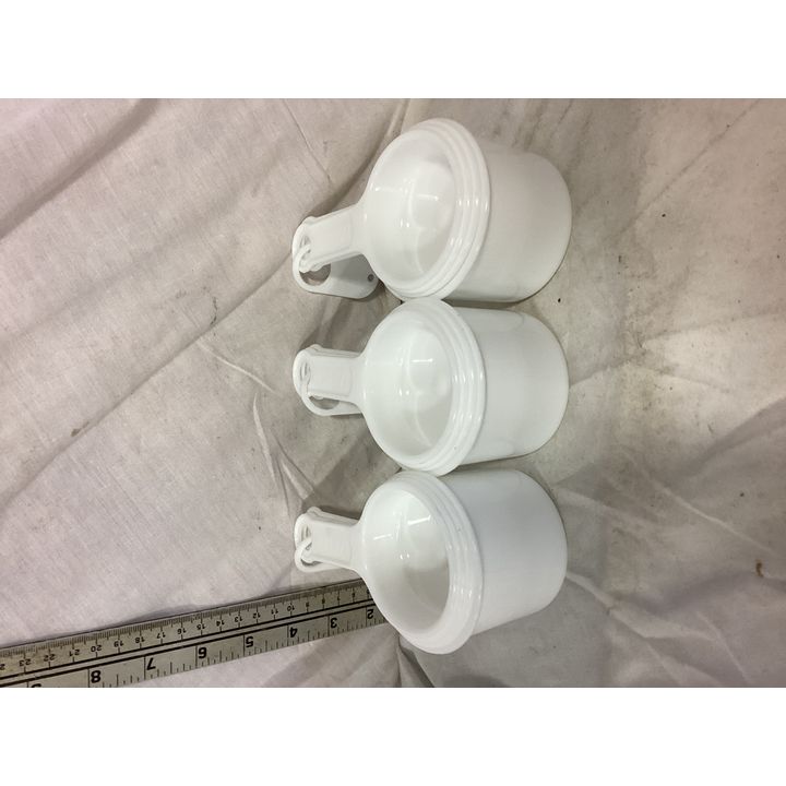 Buying (3) White Measuring Cups w/ Clips (1/4 Cup To 1 Cup)