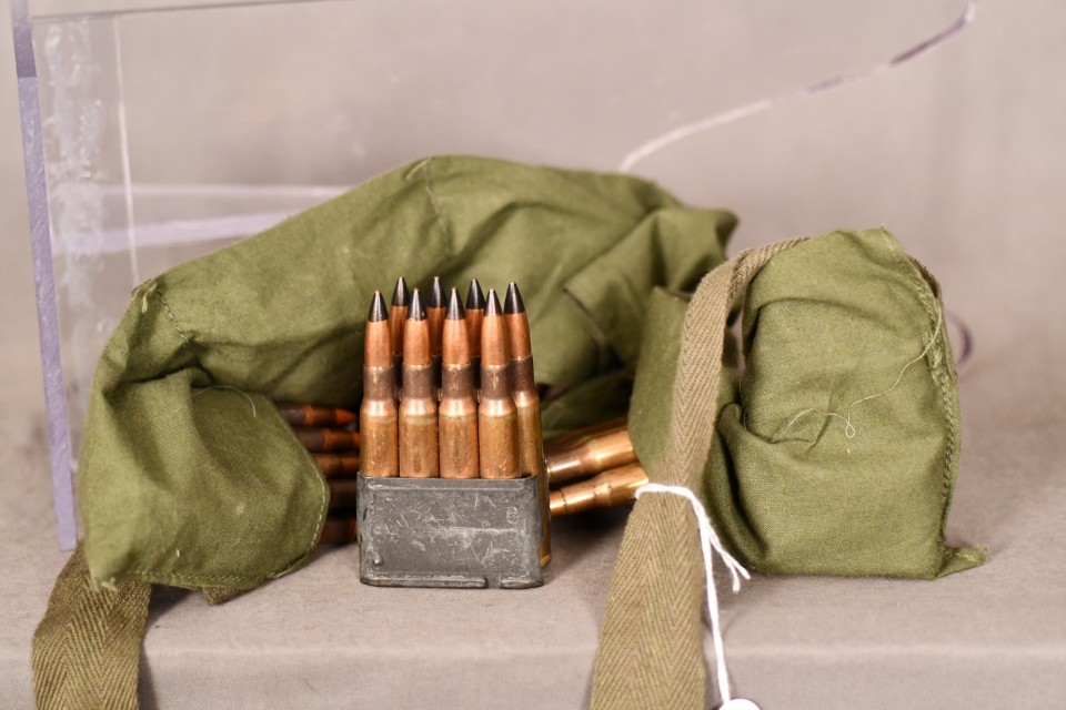 48 rds. .30-06 cal. military AP and tracer ammunition in EnBloc clips ...