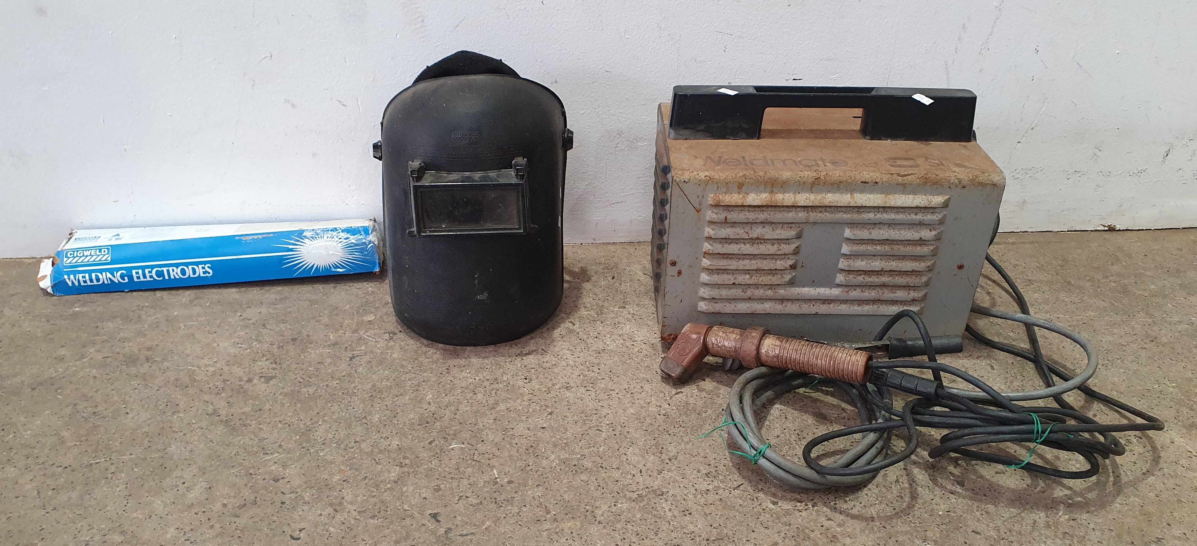1204 · A GROUP OF WELDING EQUIPMENT