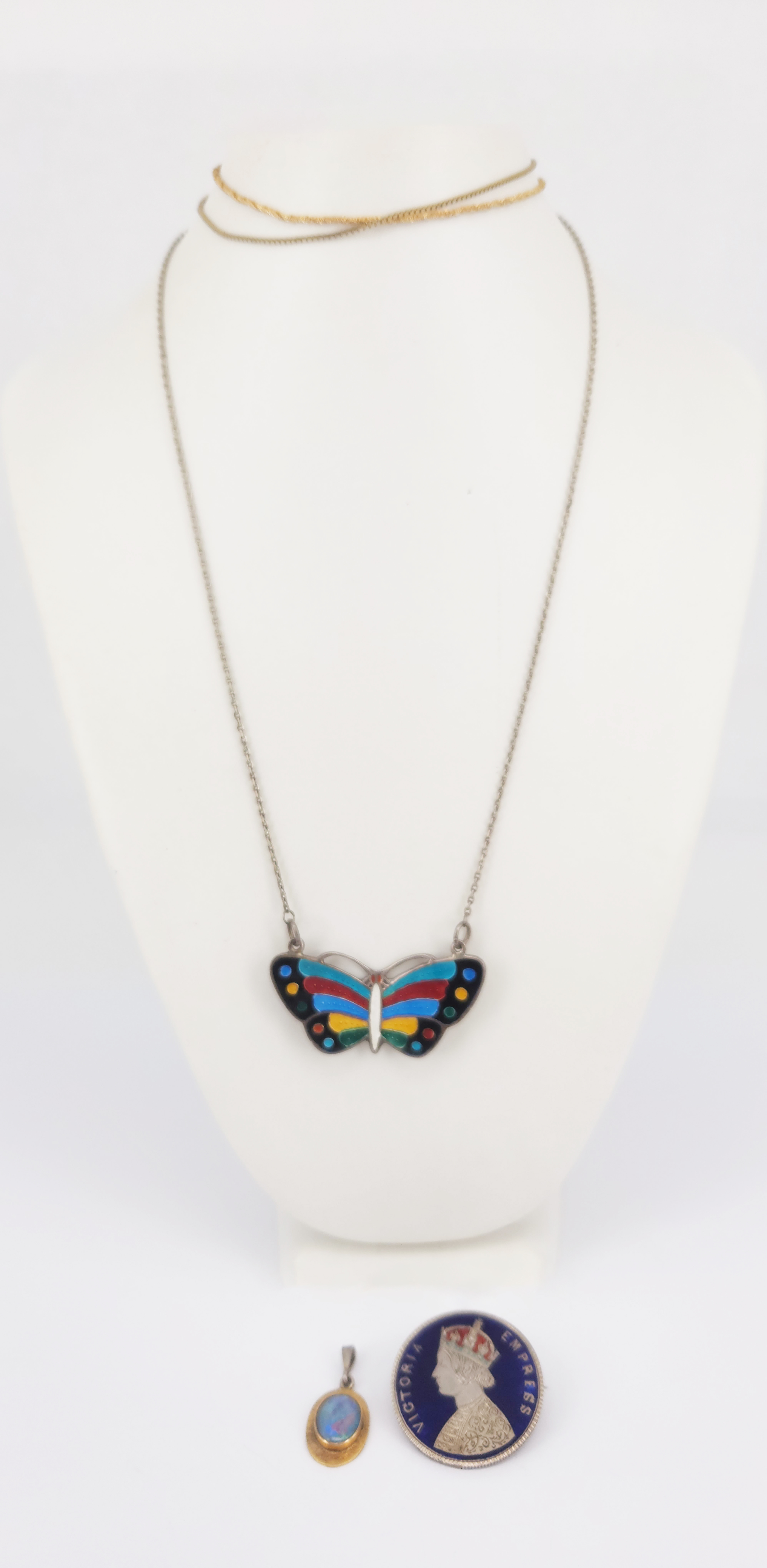 Four Jewellery Items