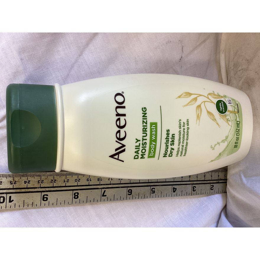 Aveeno Daily Moisturizing Body Wash- Lightly Scented (18oz)