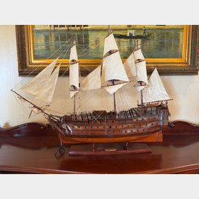 WOODEN MODEL SHIP ON STAND (HMS VICTORY)