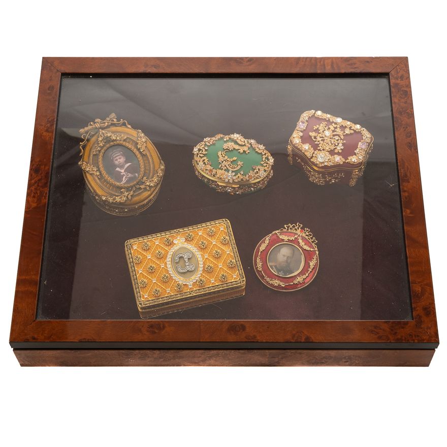 Five Assorted Miniature Boxes & Miniature Frame