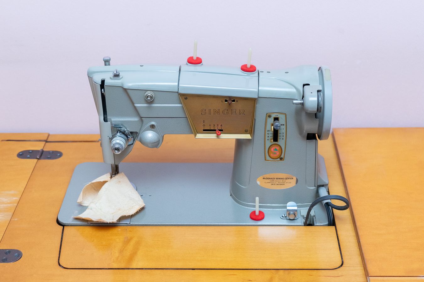 Sewing Machine Console Singer Console Sewing Machine | Harritt Group, Inc