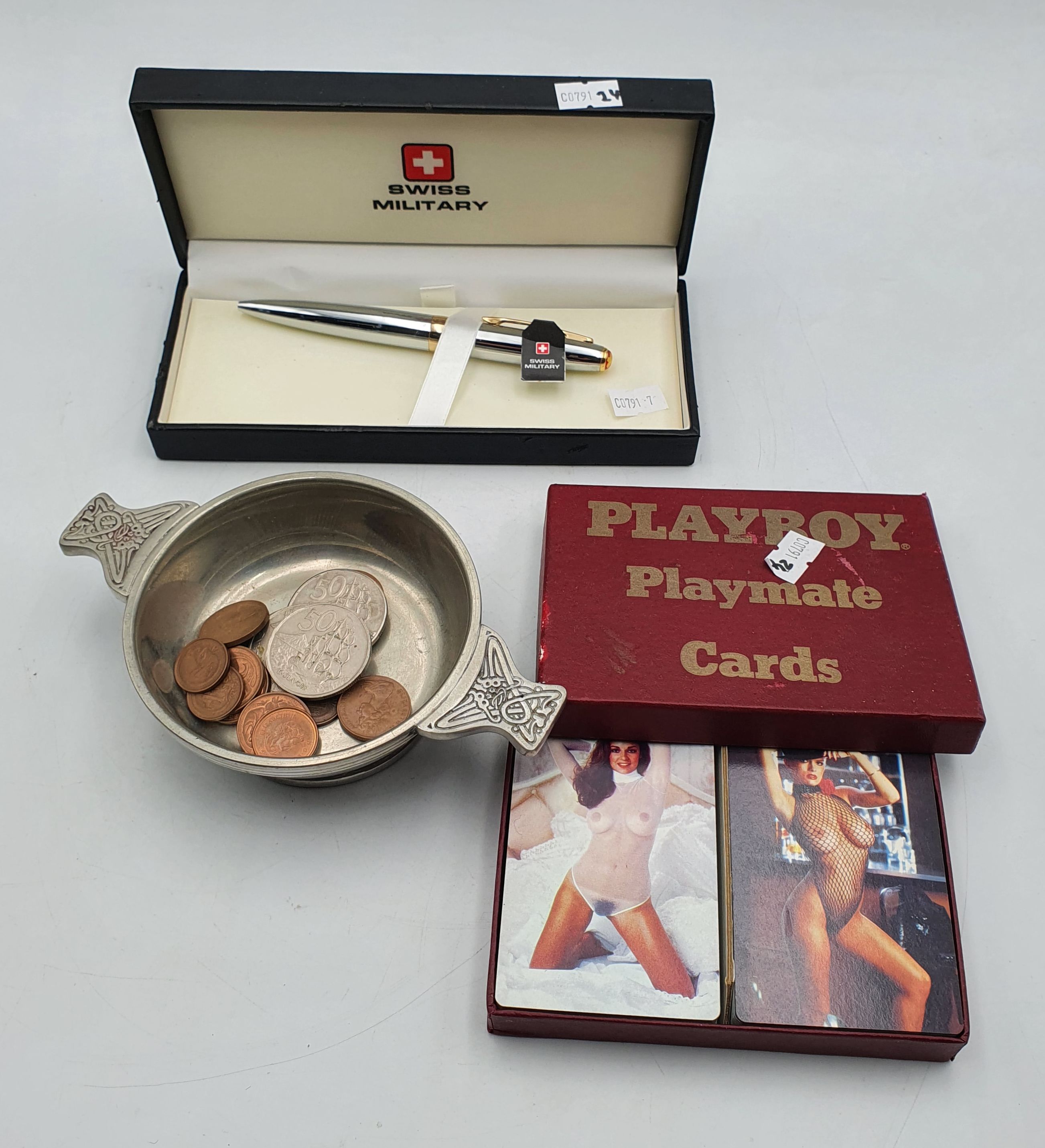 A GROUP OF VARIOUS ITEMS