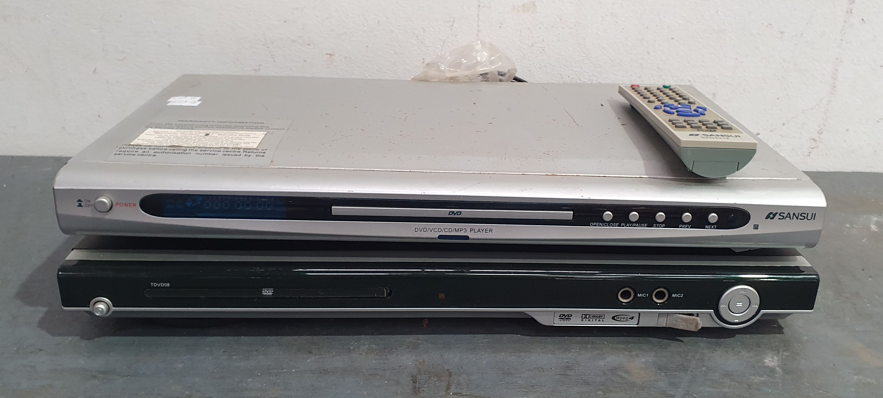 1253 · A SANSUI DVD PLAYER