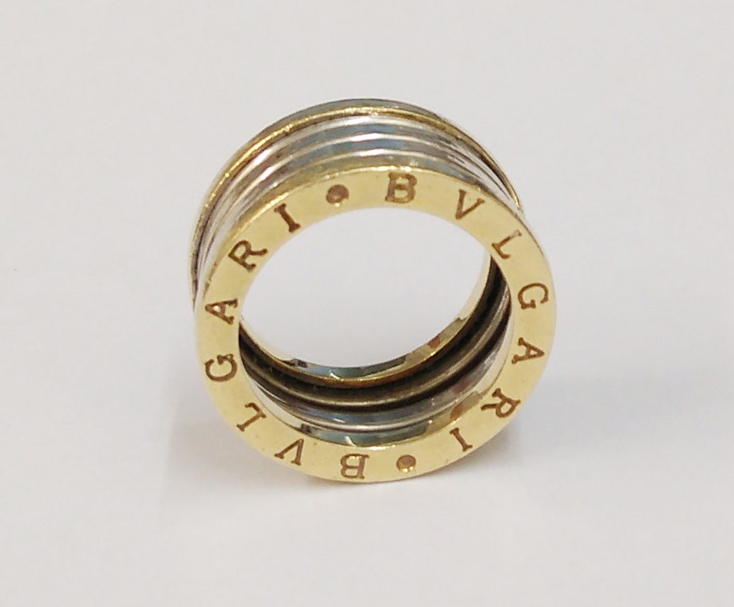 white gold (worn stamp 585) ring (O 