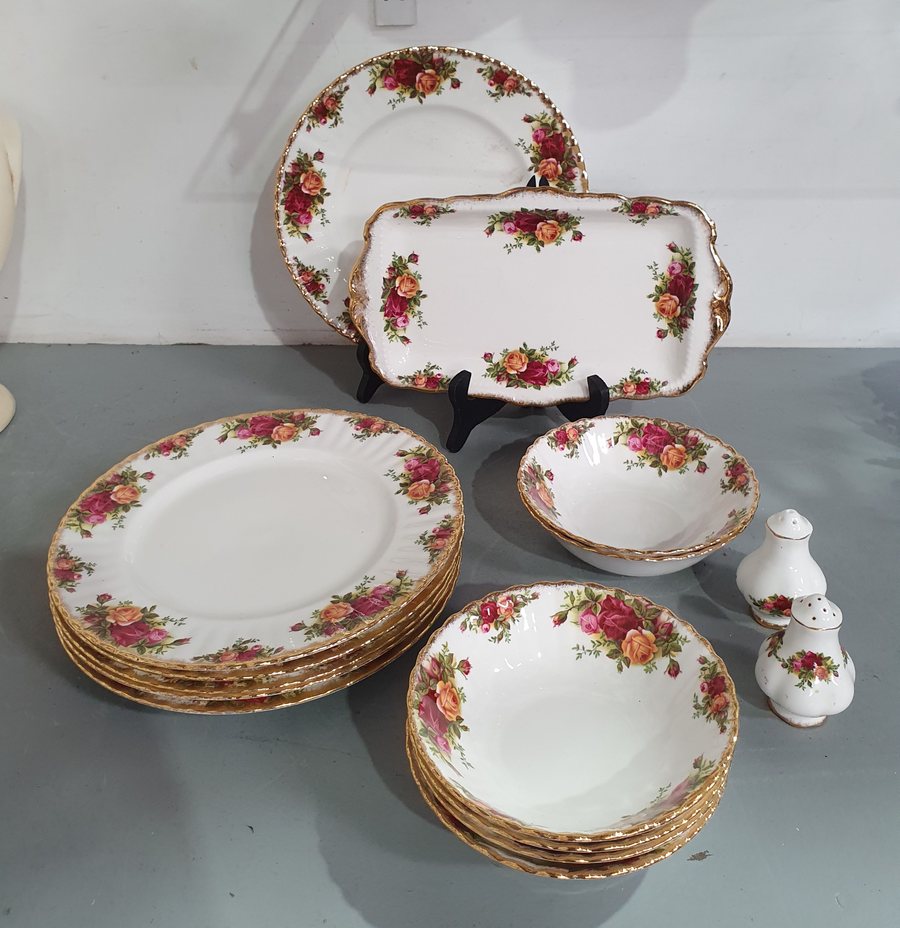 A Group Of Royal Albert 'Old Country Roses' Porcelain Dinner Wares
