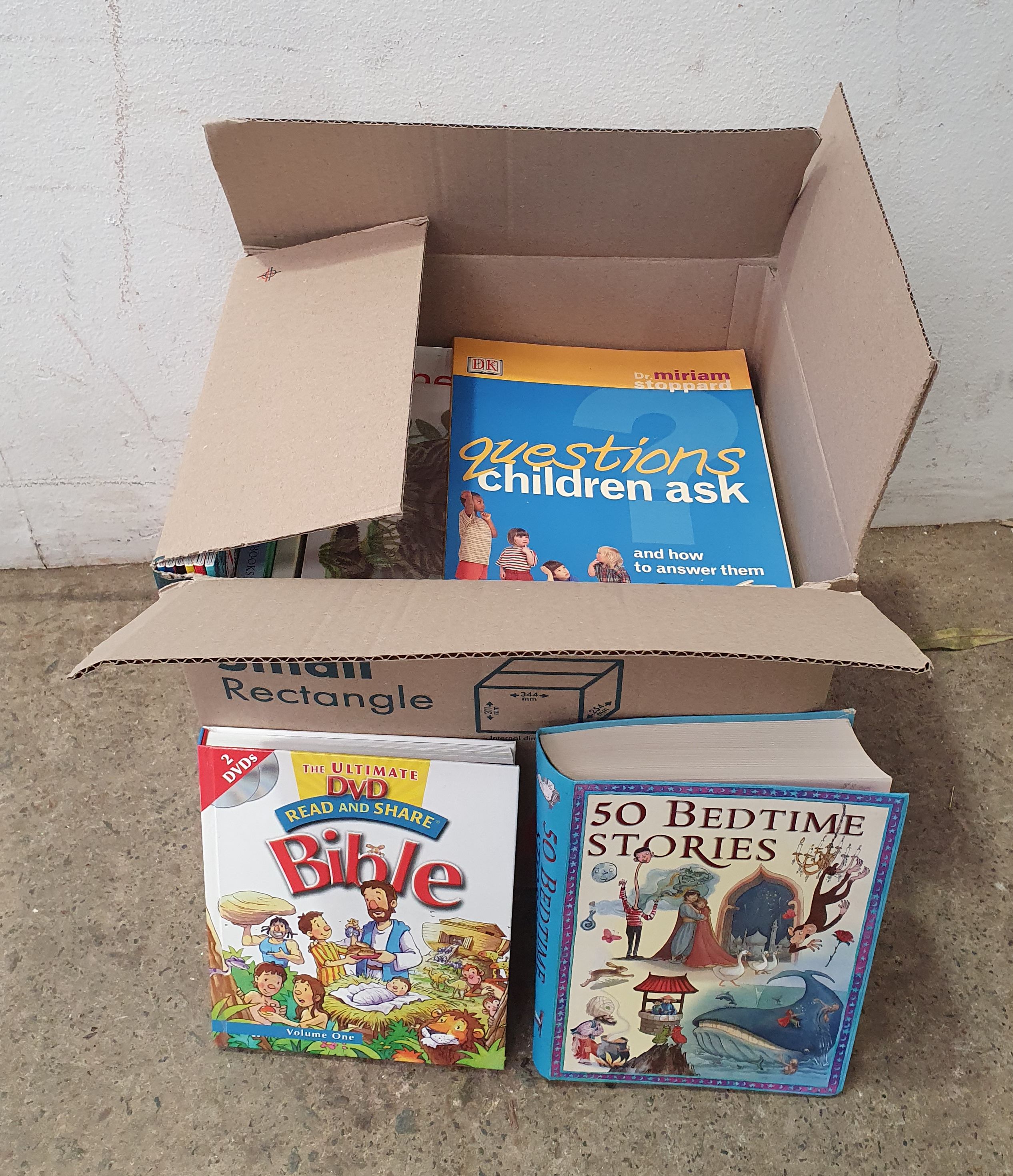 A BOX OF CHILDRENS BOOKS