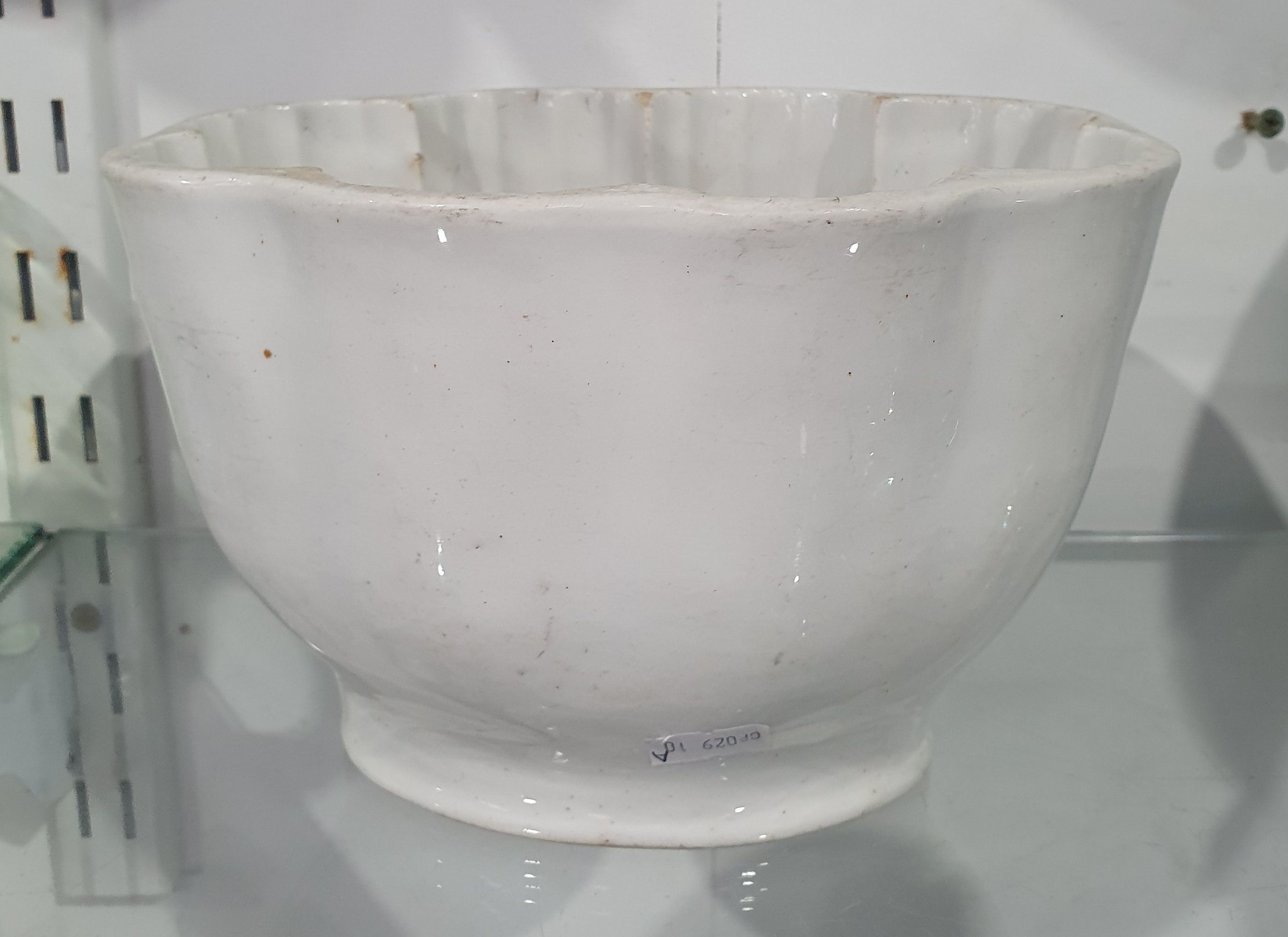 686 · A LATE 19TH/EARLY 20TH CENTURY ENGLISH CERAMIC JELLY MOULD