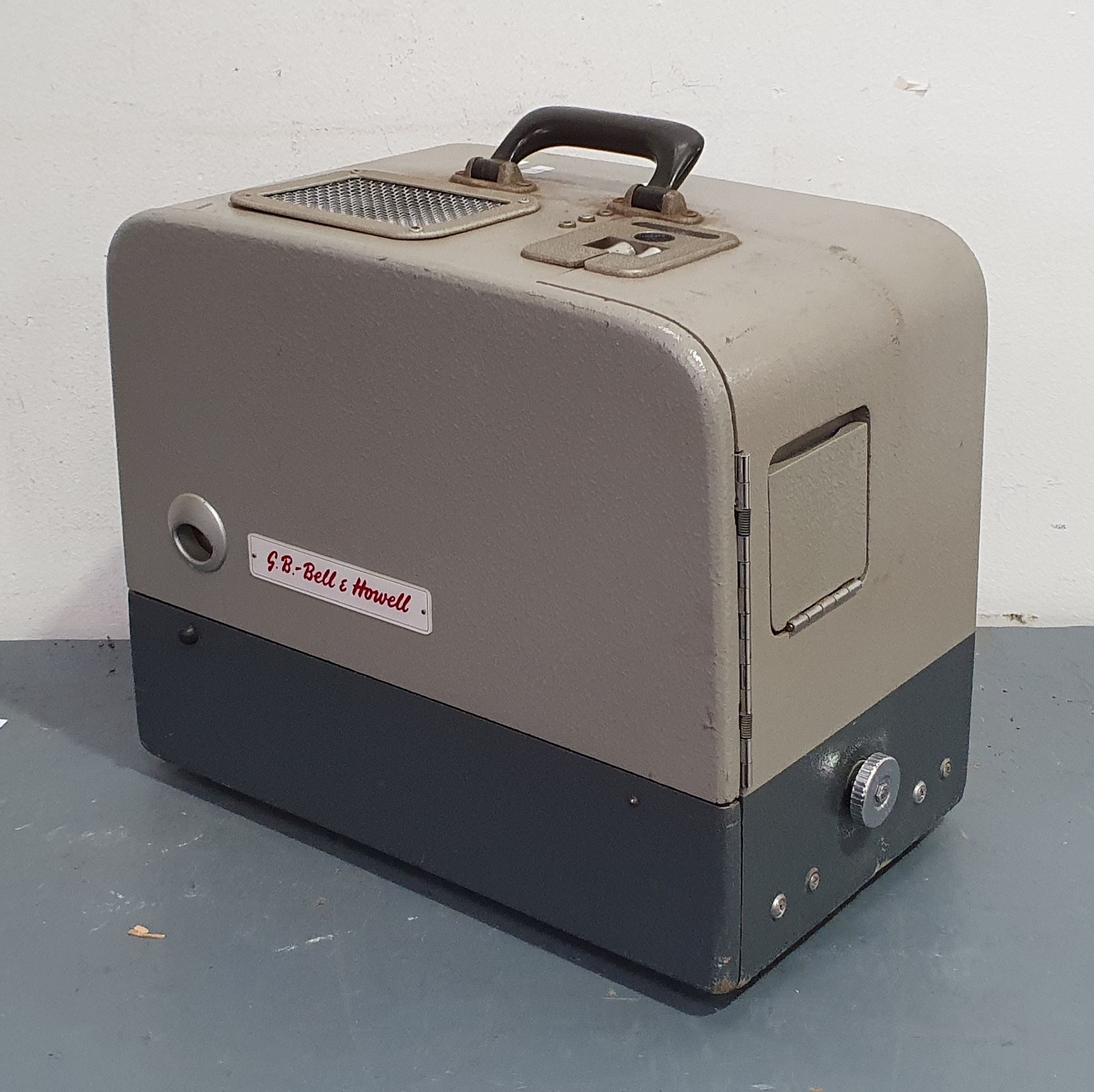 1258 · A VINTAGE PROJECTOR
