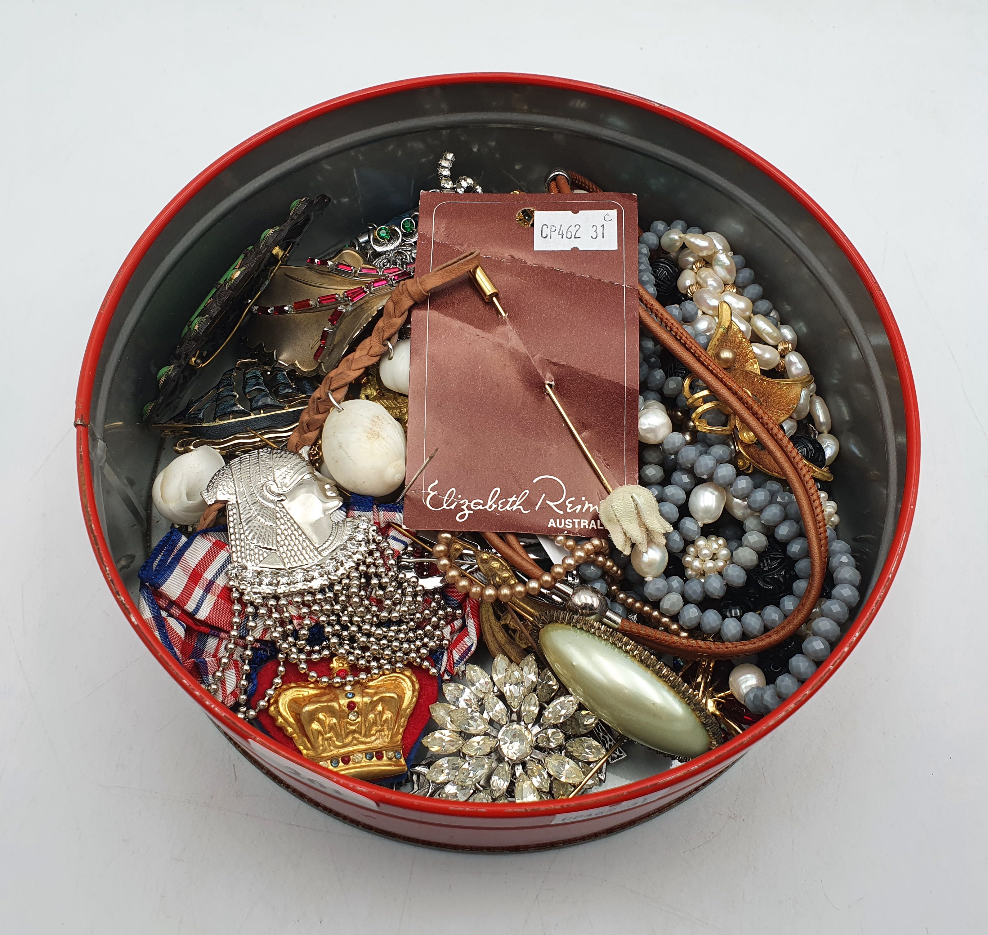 261 · A QUANTITY OF COSTUME JEWELLERY
