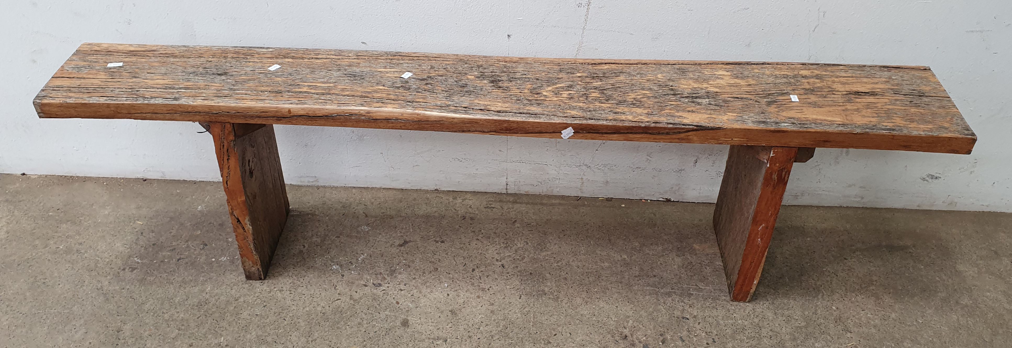 1041 · A SINGLE RUSTIC BENCH