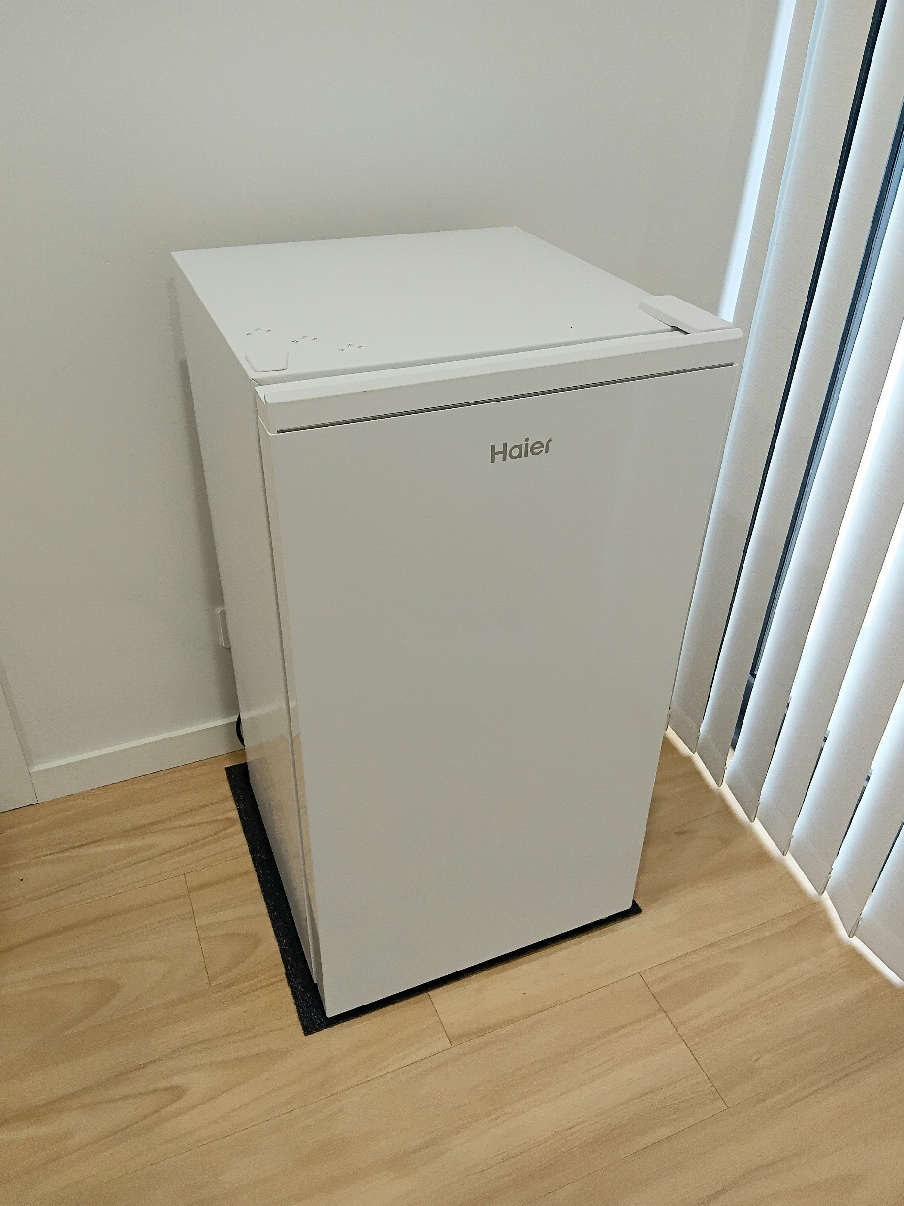 1202 · A HAIER BAR FRIDGE