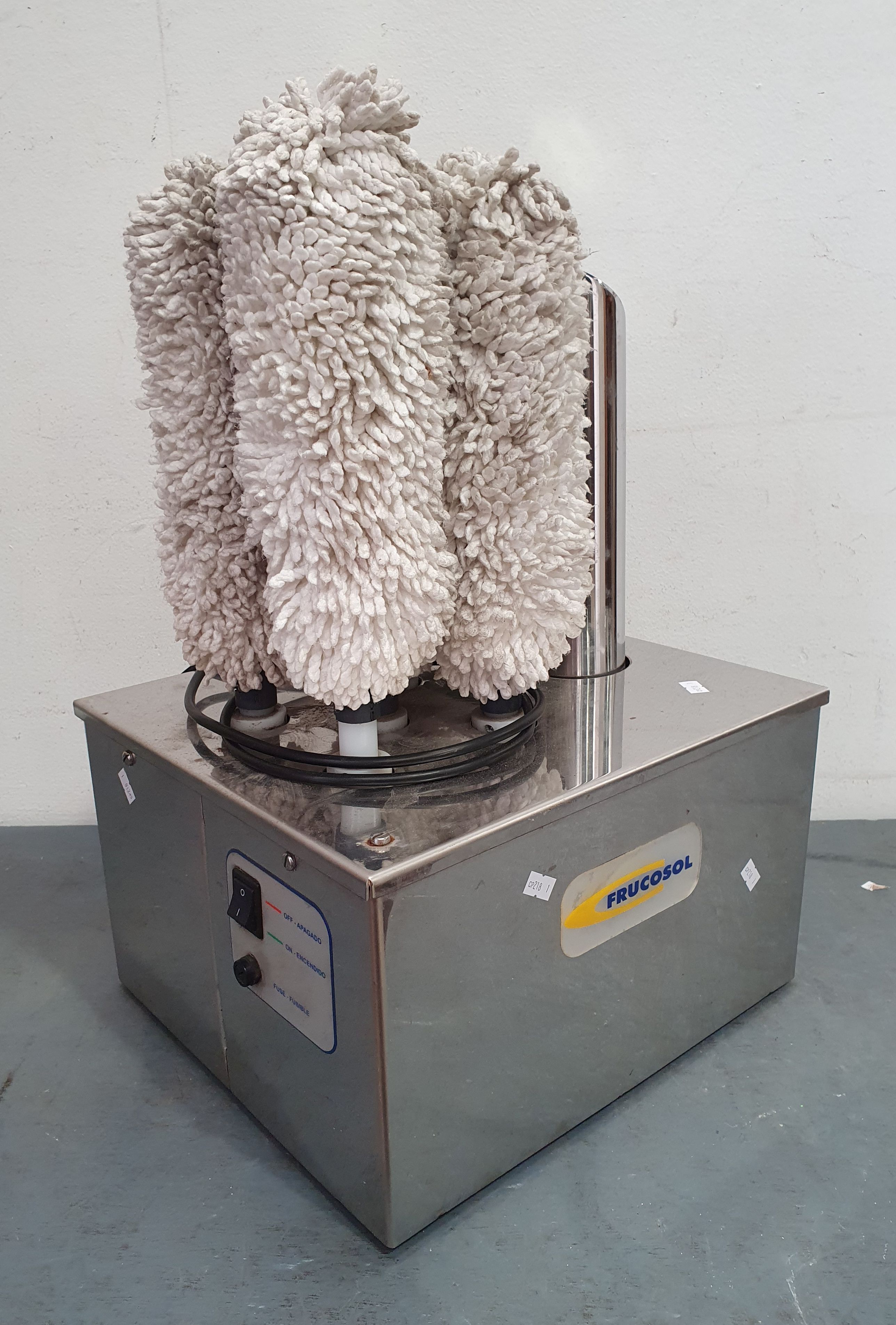 A FRUCOSOL MICROFIBER GLASS POLISHER
