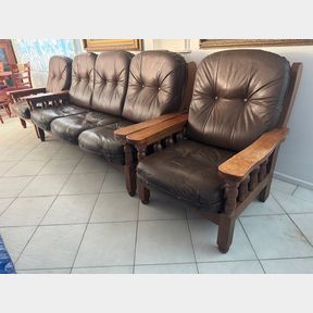 3PC LEATHER & OAK FRAME DUTCH LOUNGE SUITE
