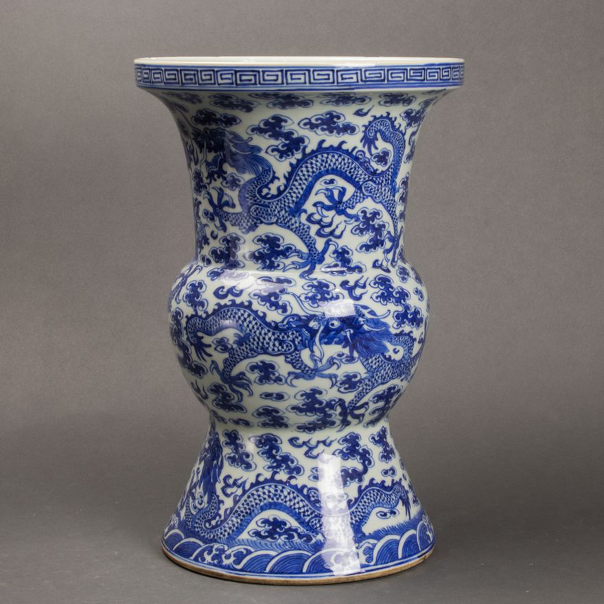 Chinese blue and white 'dragon' vase
