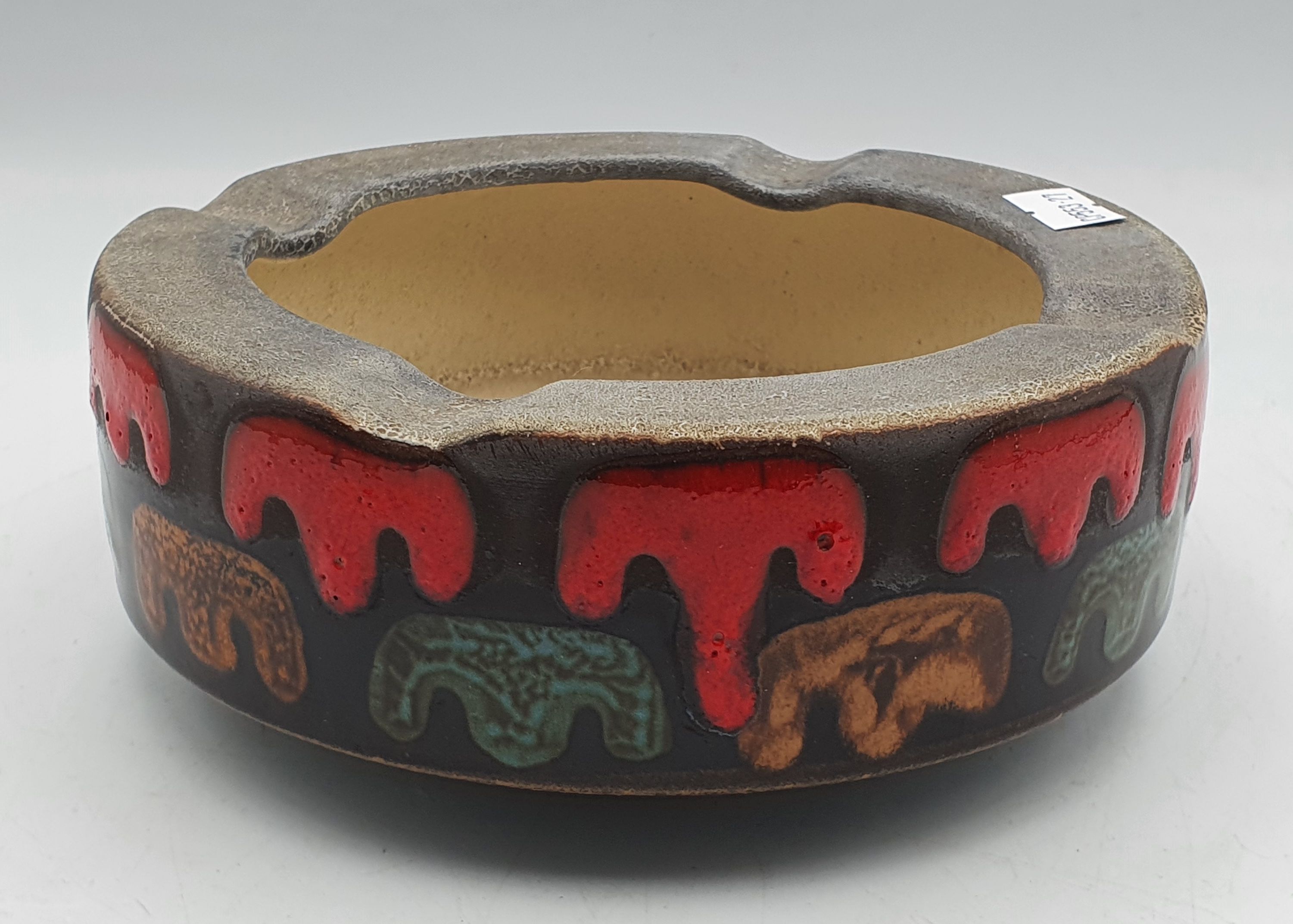227 · A MID-20th CENTURY SEMI-GLAZED ASHTRAY
