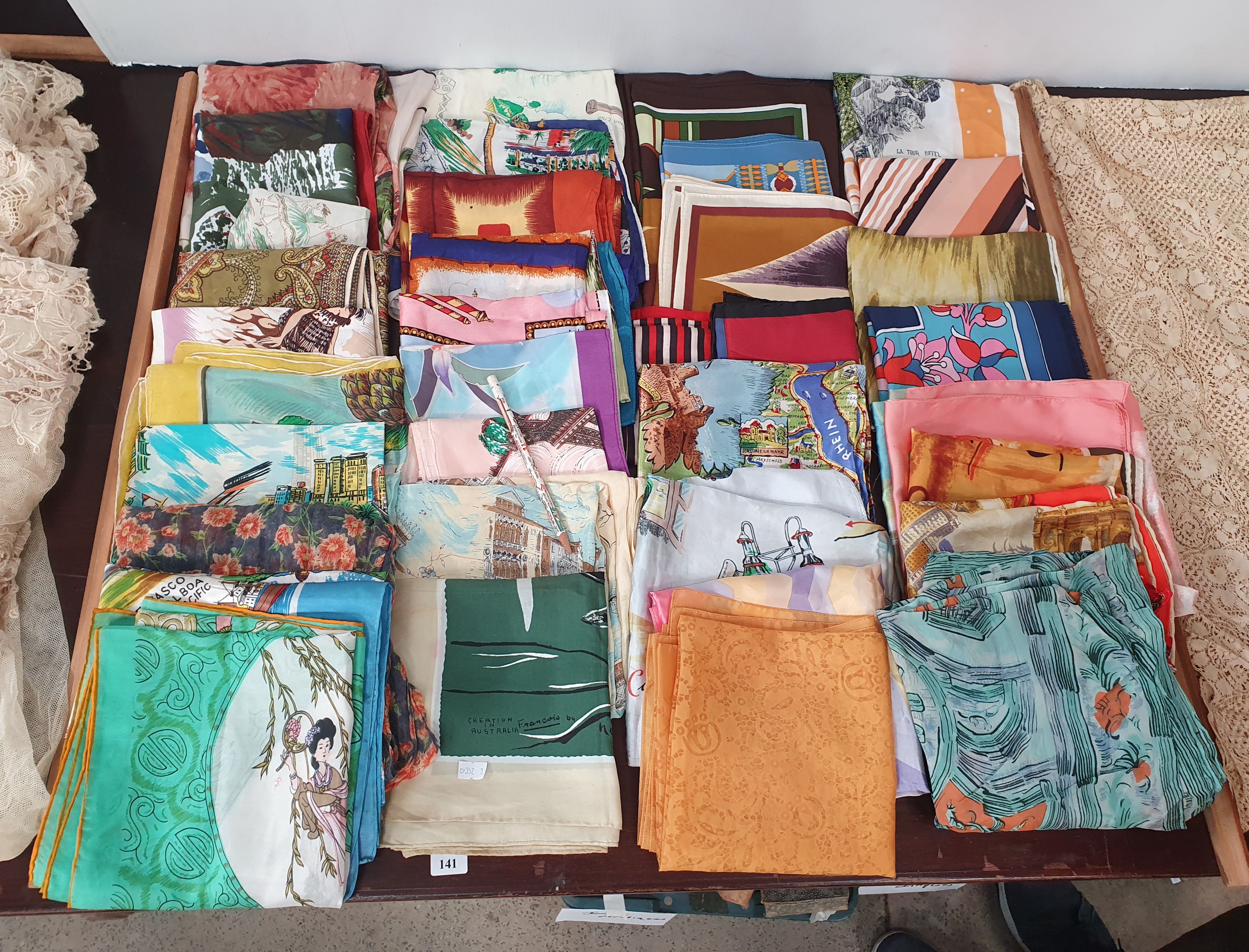 141 · 37 VINTAGE SCARVES