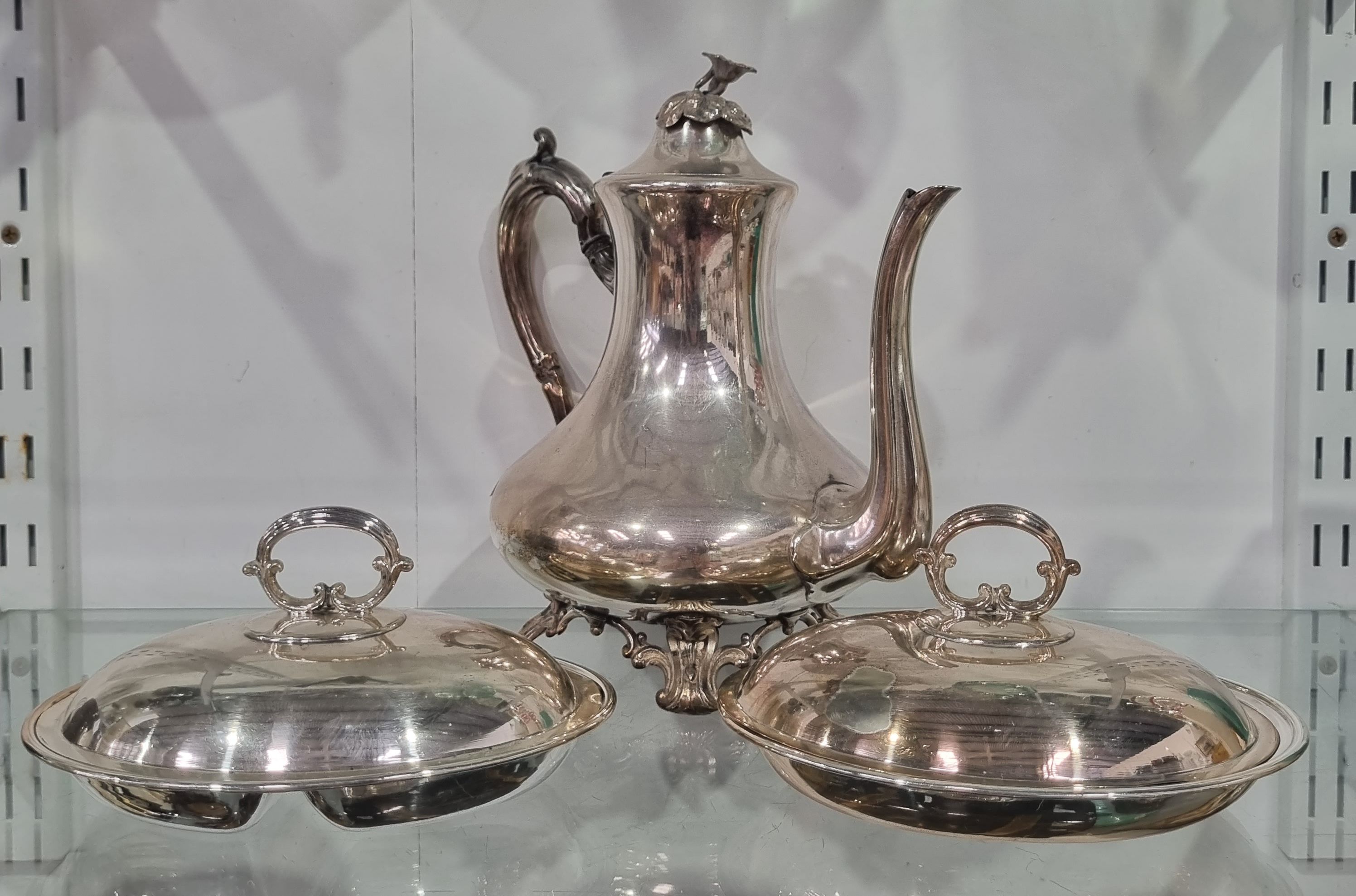 A PAIR OF HARDY BROTHERS SILVER PLATED OVAL DISHES