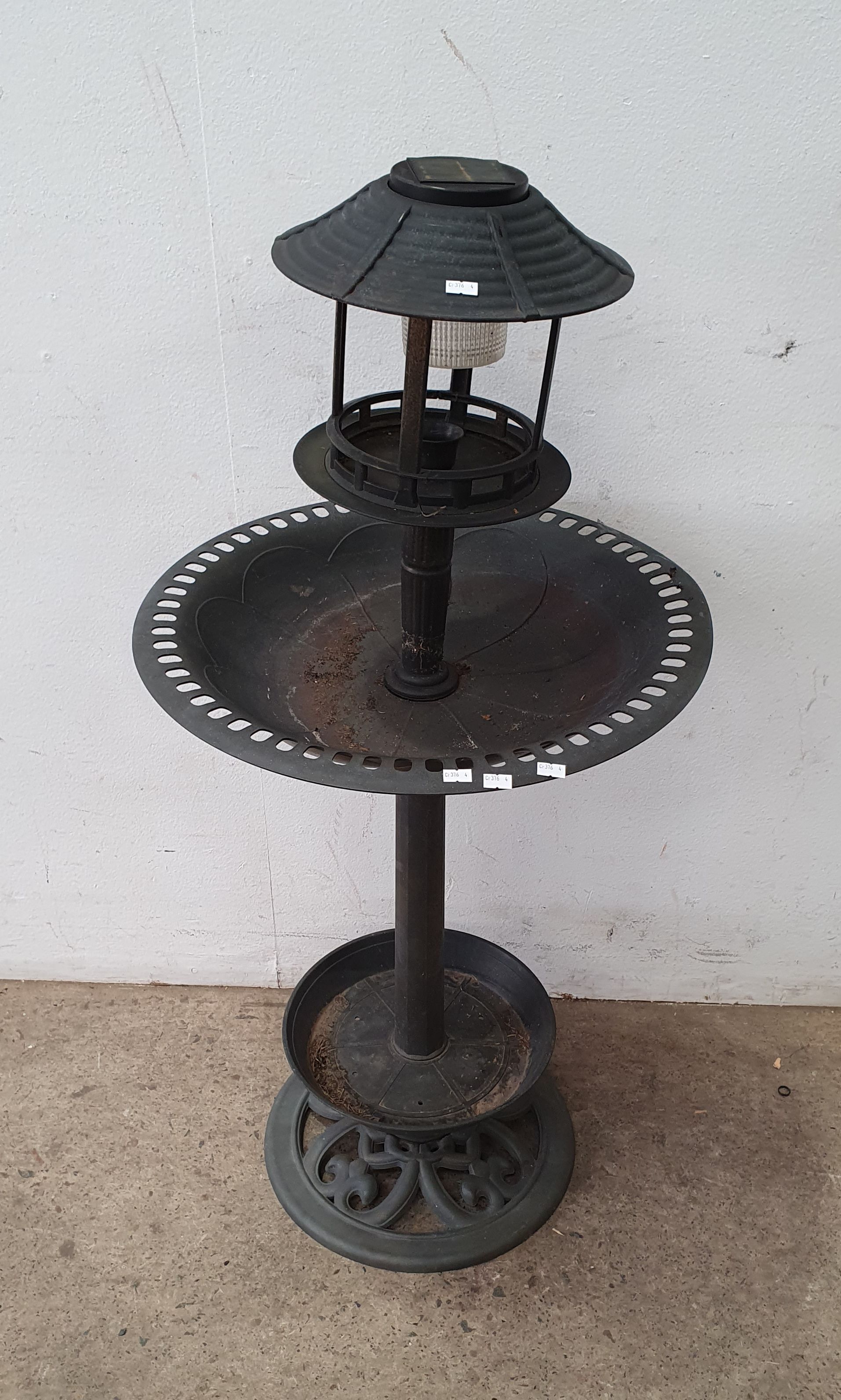 1080 · A GARDEN LAMP POST