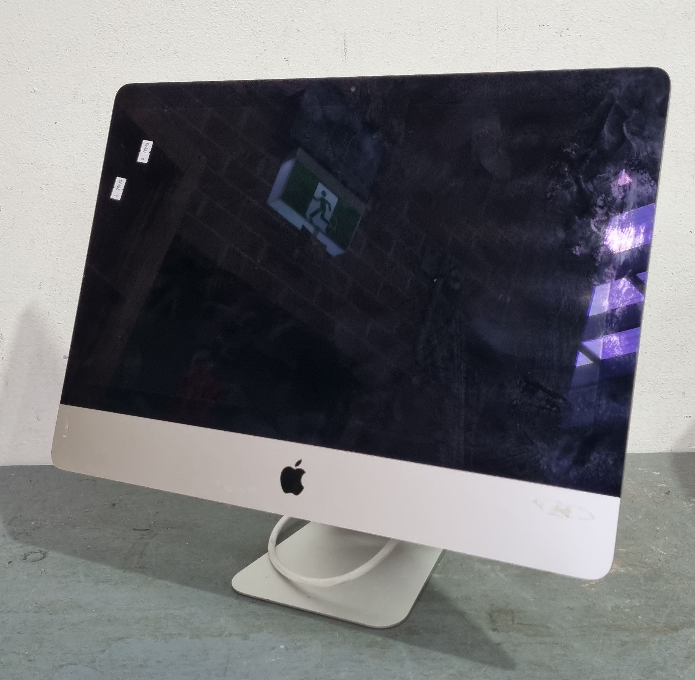 1452 · AN APPLE COMPUTER